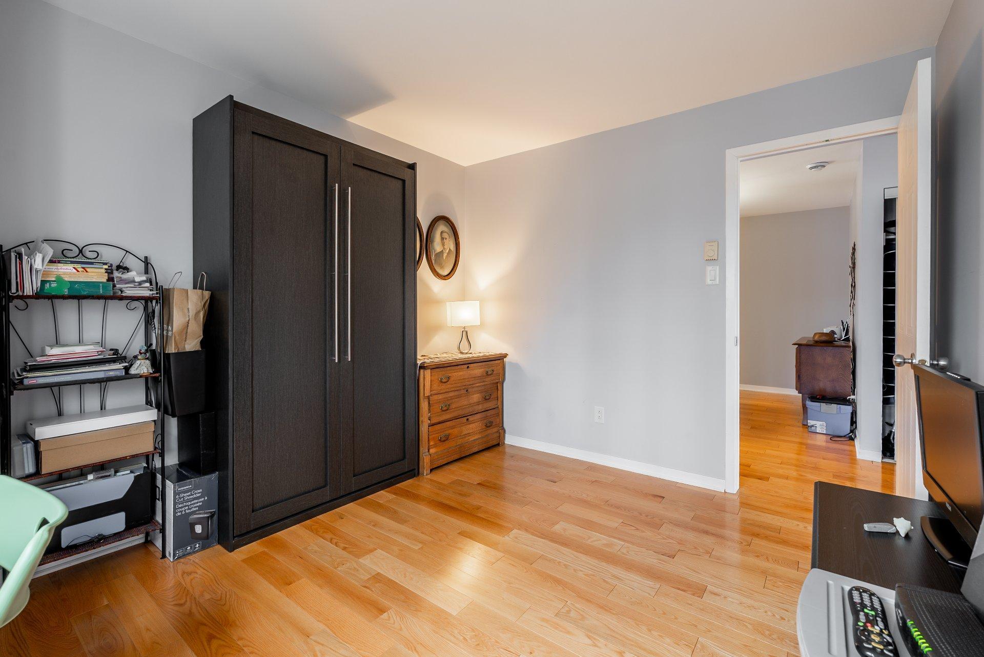 









2468


Rue de Nagano

,
Terrebonne (Terrebonne),




QC
J6X4T4


