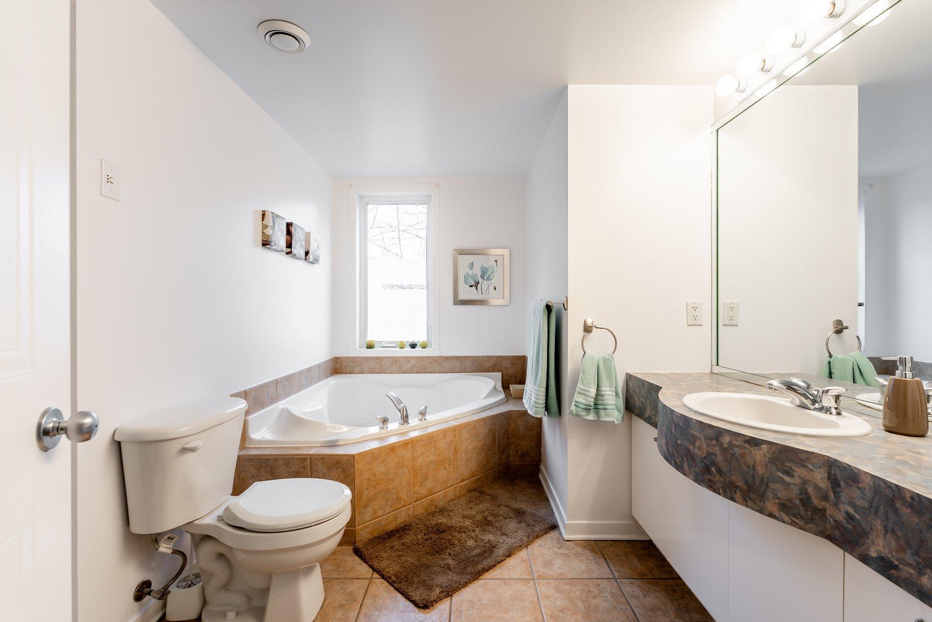 









2468


Rue de Nagano

,
Terrebonne (Terrebonne),




QC
J6X4T4

