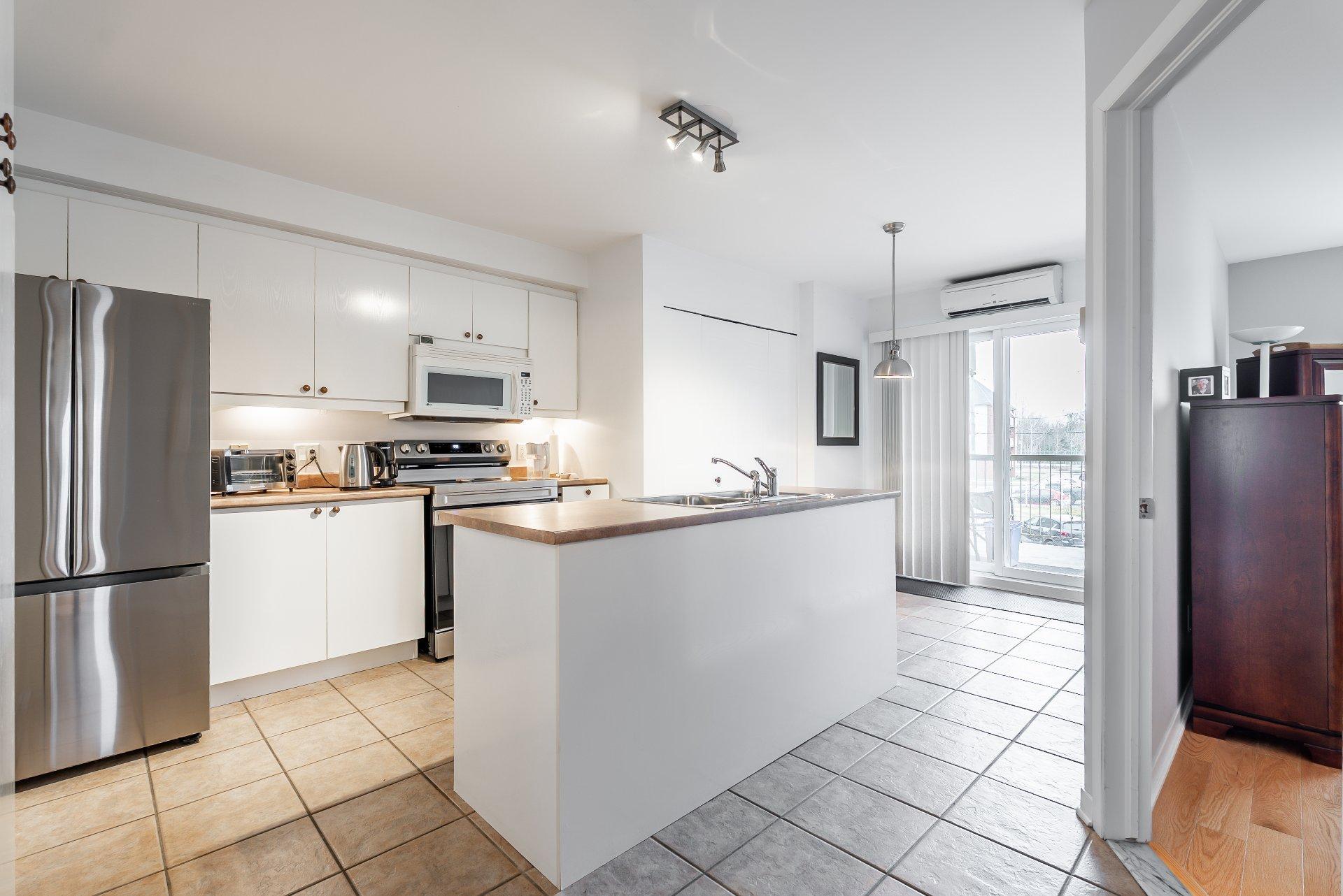 









2468


Rue de Nagano

,
Terrebonne (Terrebonne),




QC
J6X4T4


