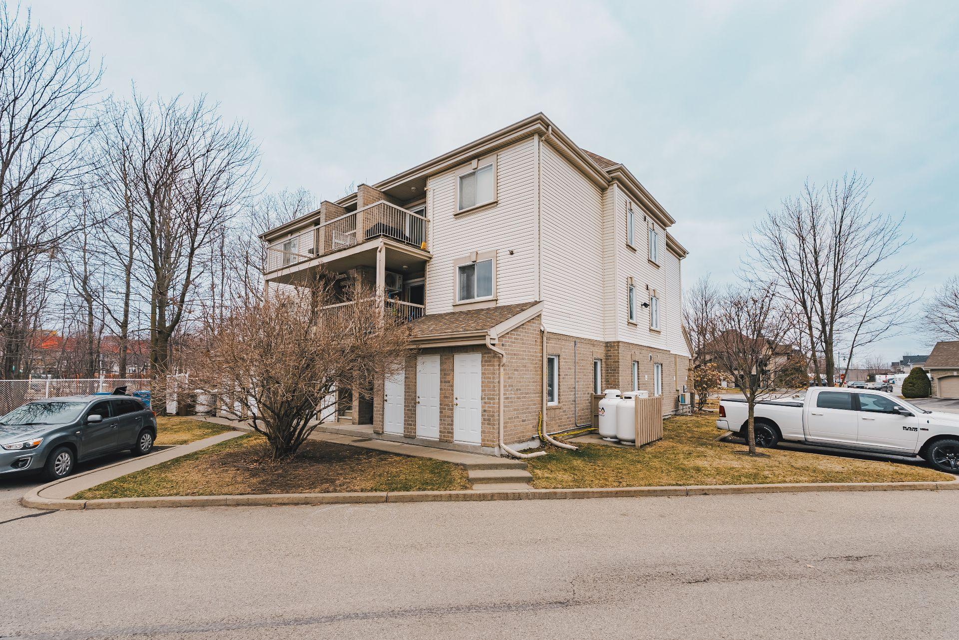 









2468


Rue de Nagano

,
Terrebonne (Terrebonne),




QC
J6X4T4

