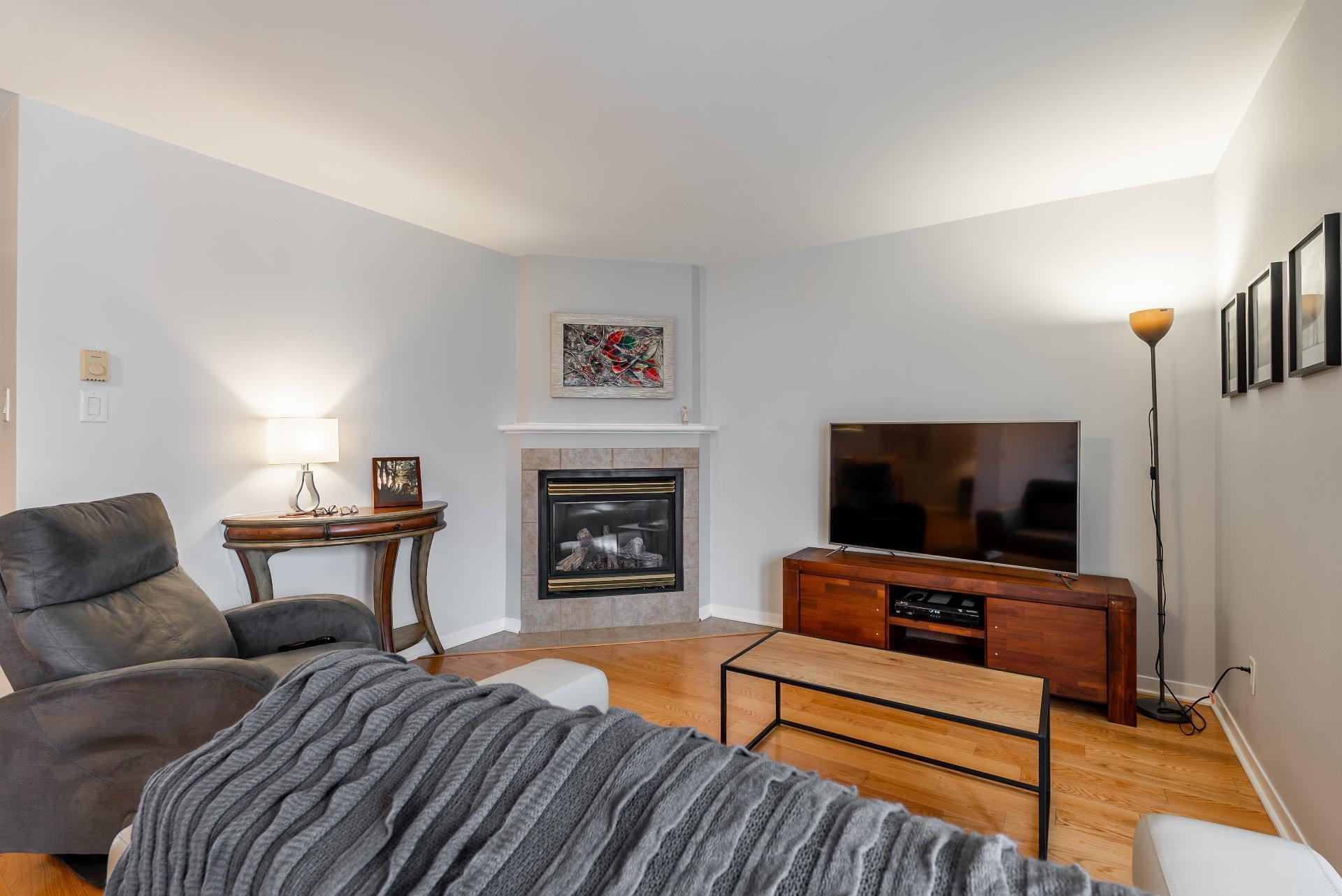 









2468


Rue de Nagano

,
Terrebonne (Terrebonne),




QC
J6X4T4

