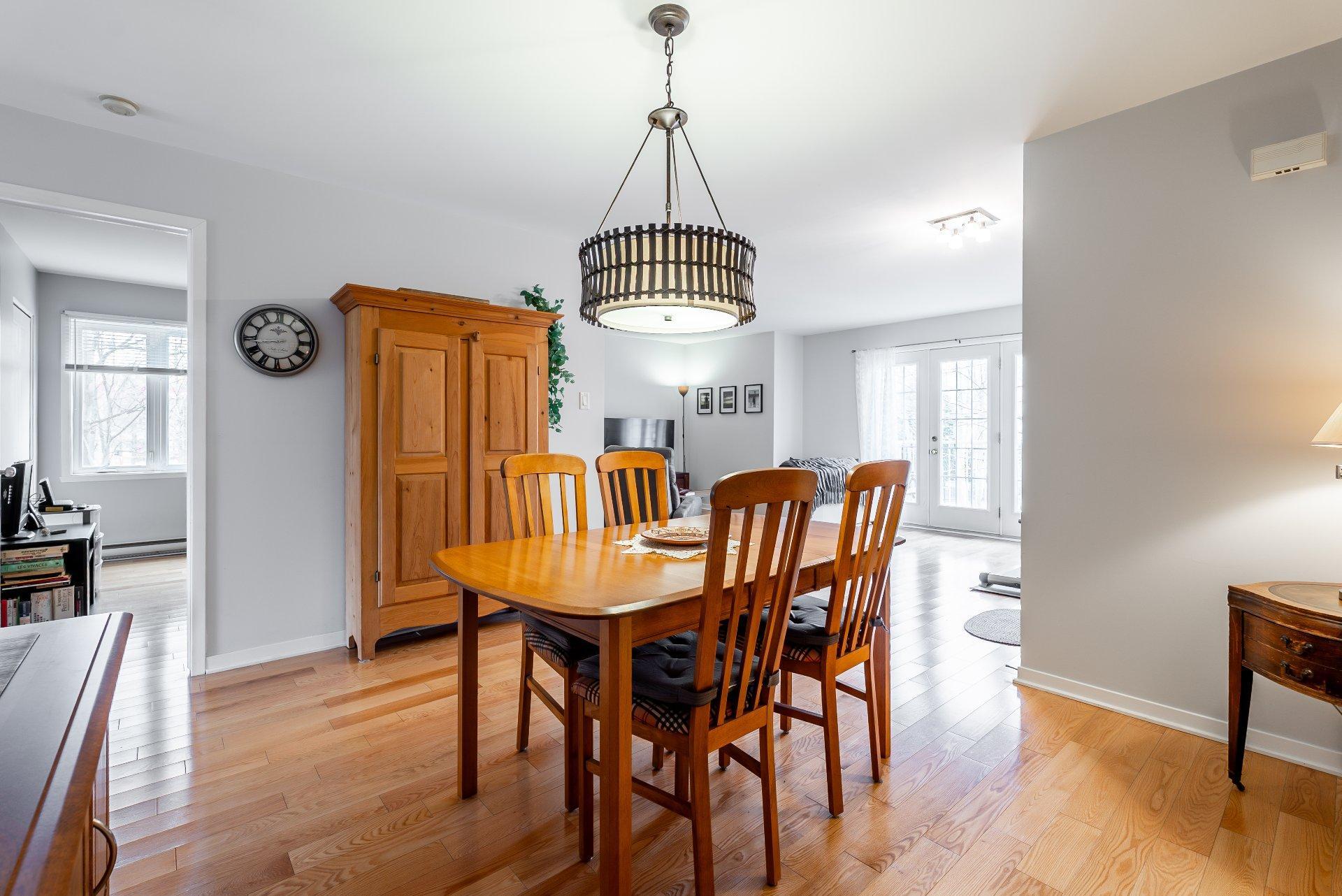 









2468


Rue de Nagano

,
Terrebonne (Terrebonne),




QC
J6X4T4

