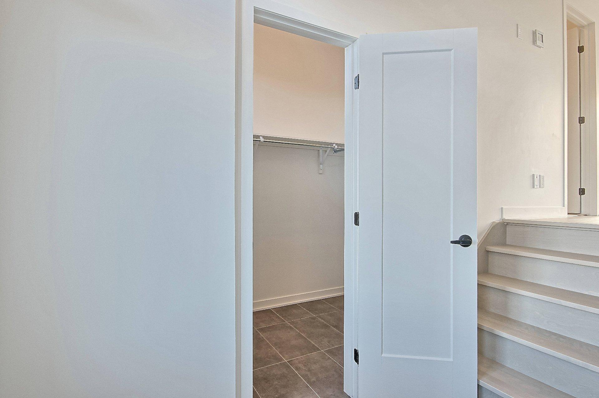 









127


Rue du Quai

,
Saint-Louis-de-Gonzague,




QC
J0S1T0

