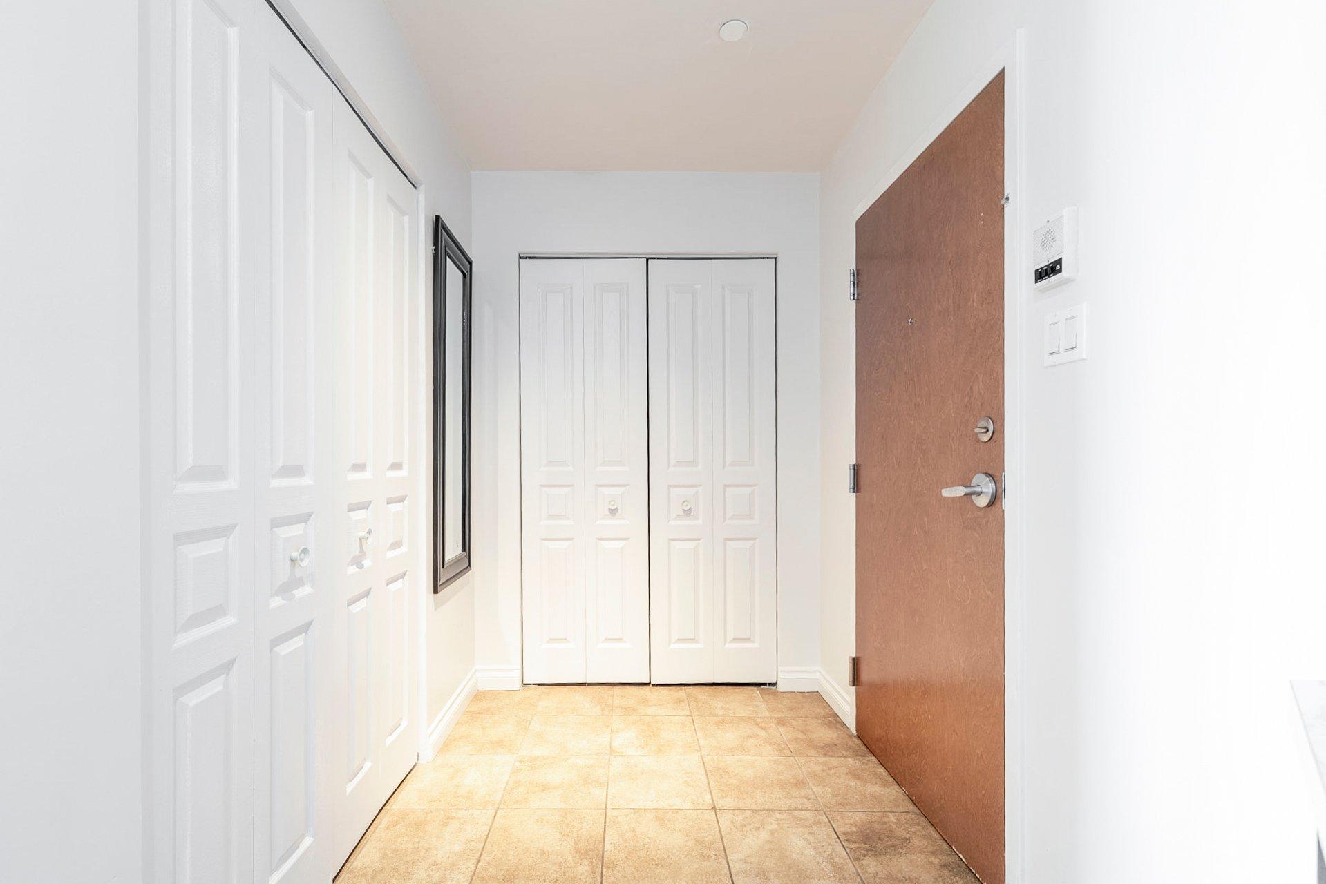 









1500


Rue St-Louis

, 401,
Montréal (Saint-Laurent),




QC
H4L0A4

