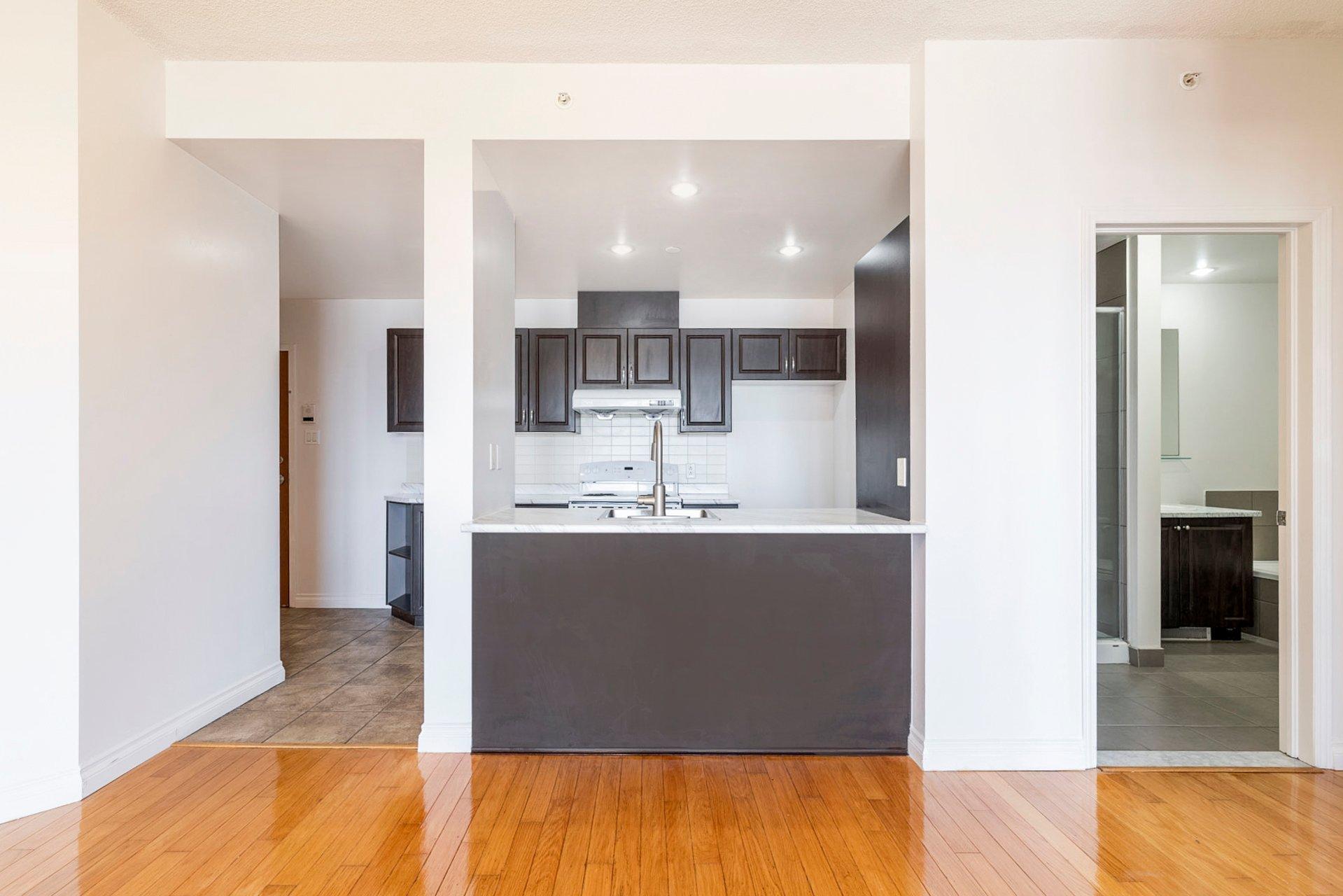 









1500


Rue St-Louis

, 401,
Montréal (Saint-Laurent),




QC
H4L0A4

