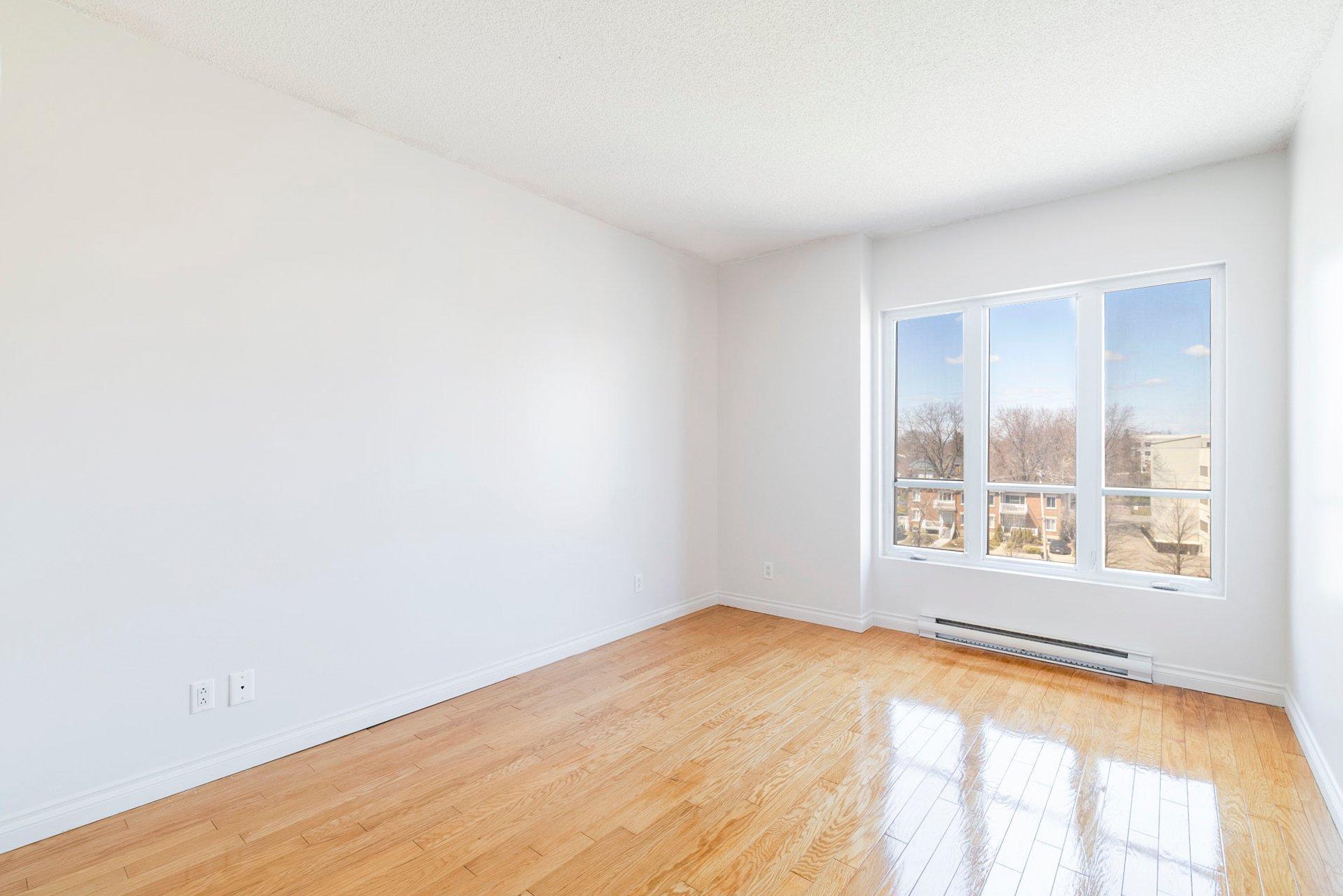 









1500


Rue St-Louis

, 401,
Montréal (Saint-Laurent),




QC
H4L0A4


