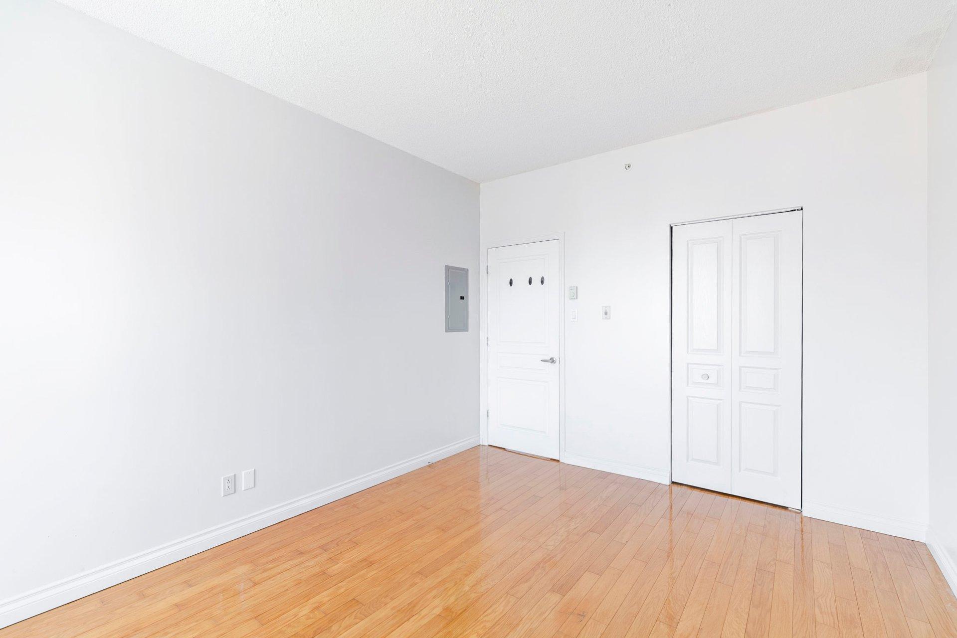 









1500


Rue St-Louis

, 401,
Montréal (Saint-Laurent),




QC
H4L0A4

