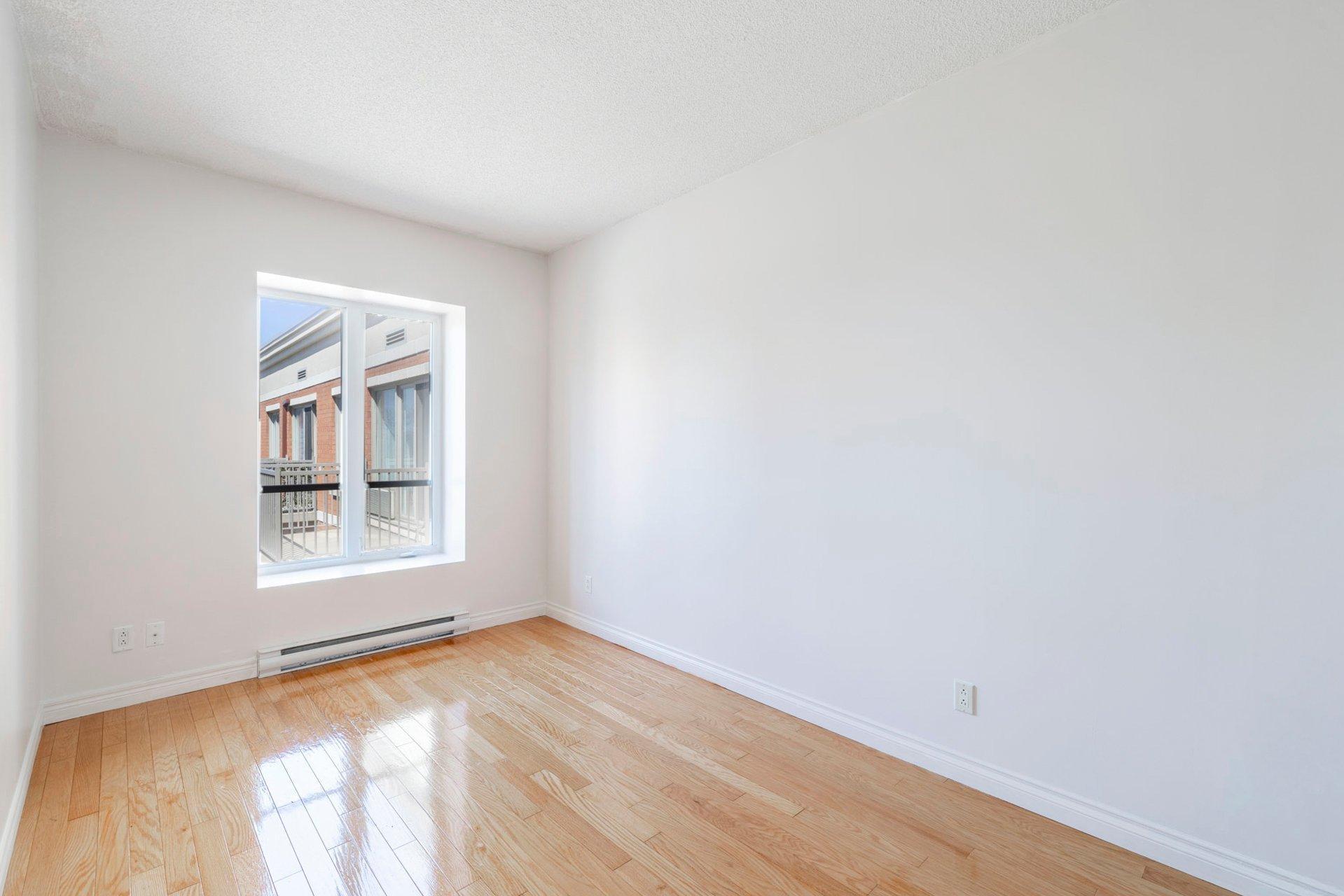 









1500


Rue St-Louis

, 401,
Montréal (Saint-Laurent),




QC
H4L0A4

