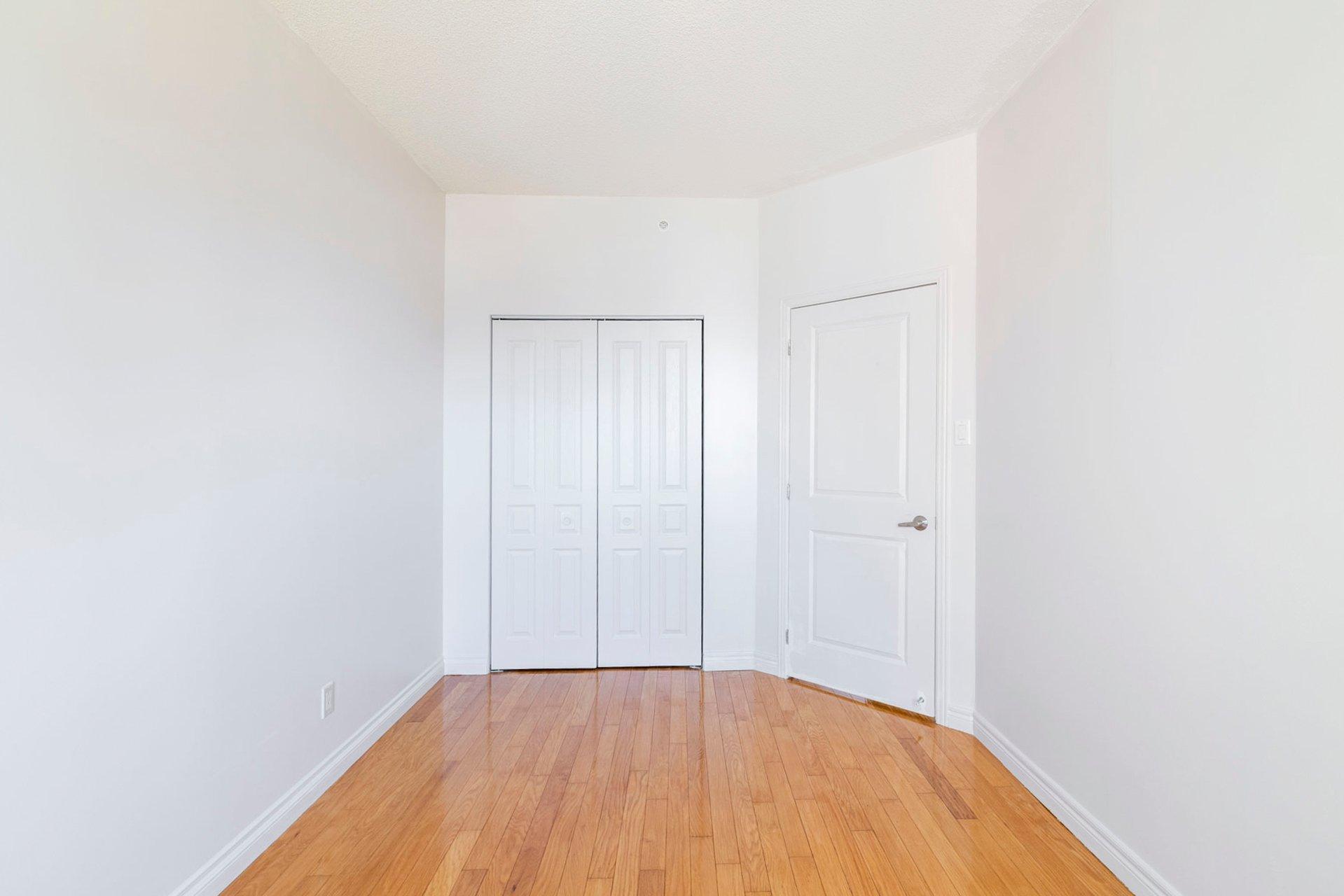 









1500


Rue St-Louis

, 401,
Montréal (Saint-Laurent),




QC
H4L0A4

