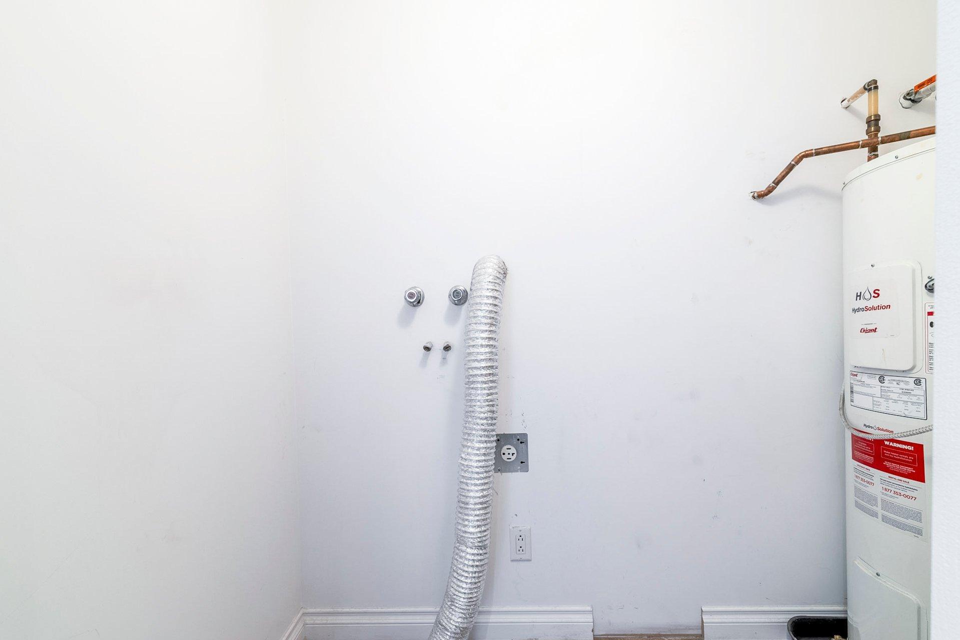 









1500


Rue St-Louis

, 401,
Montréal (Saint-Laurent),




QC
H4L0A4

