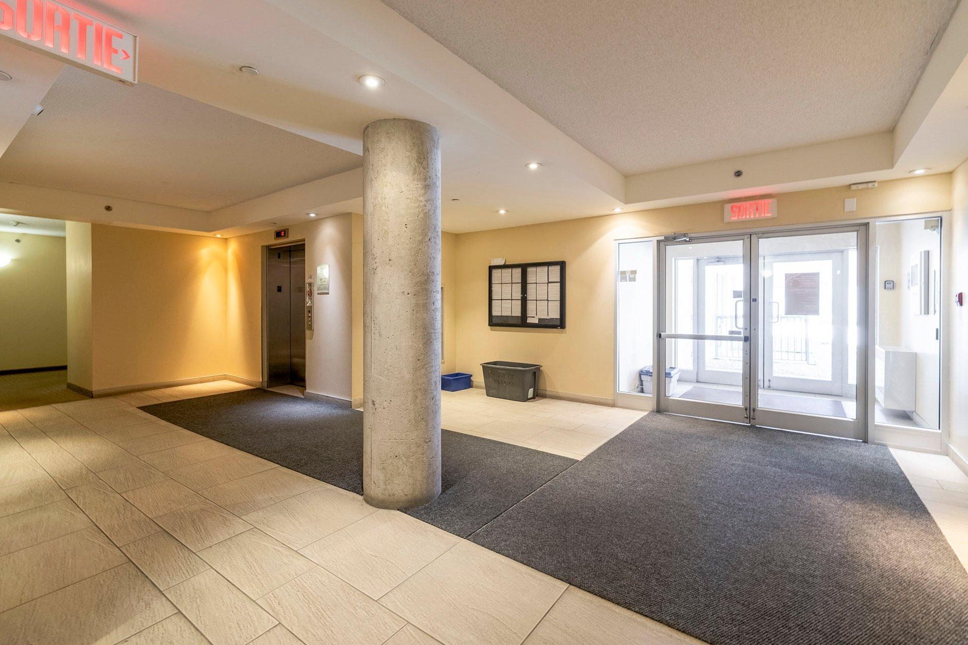 









1500


Rue St-Louis

, 401,
Montréal (Saint-Laurent),




QC
H4L0A4

