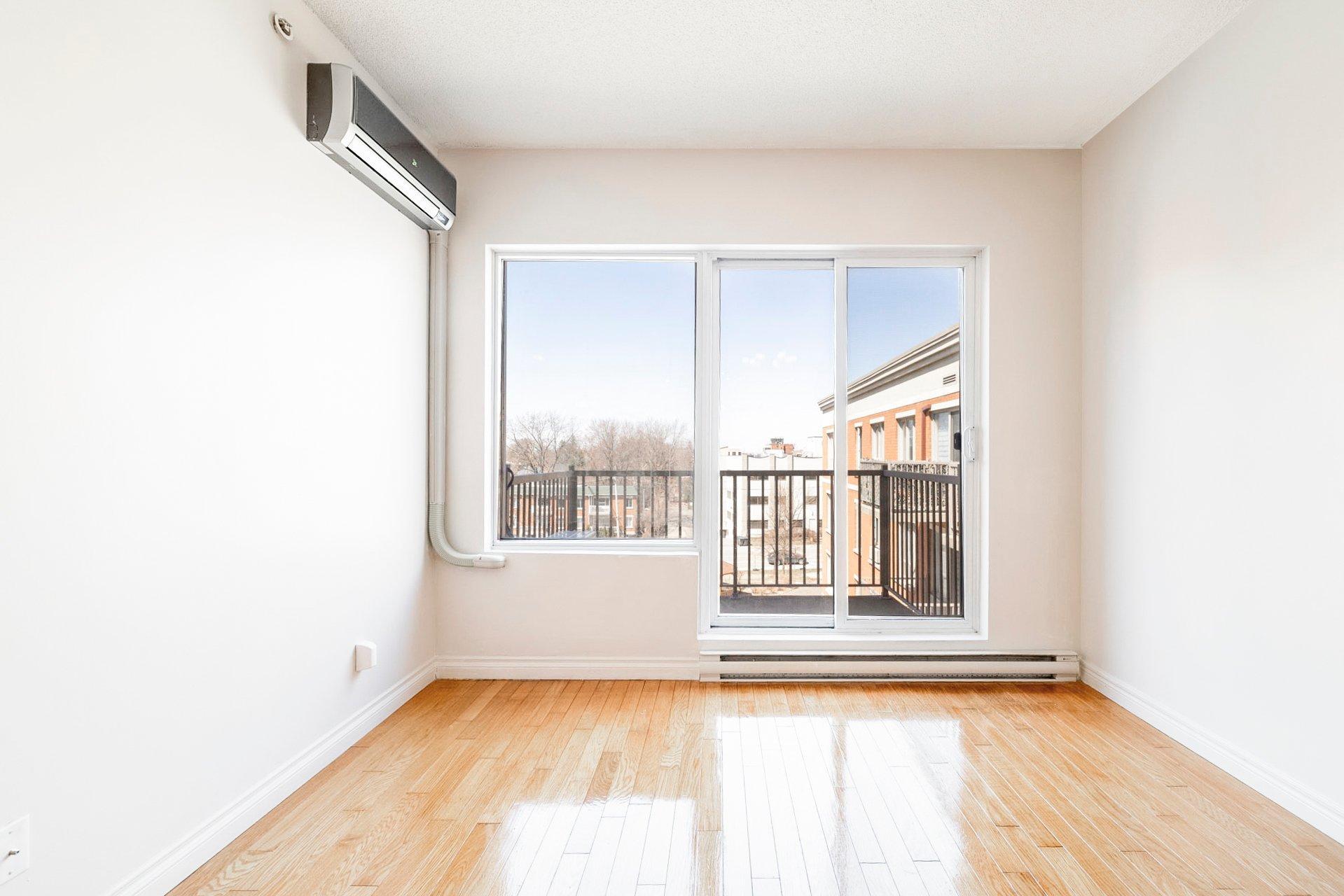 









1500


Rue St-Louis

, 401,
Montréal (Saint-Laurent),




QC
H4L0A4

