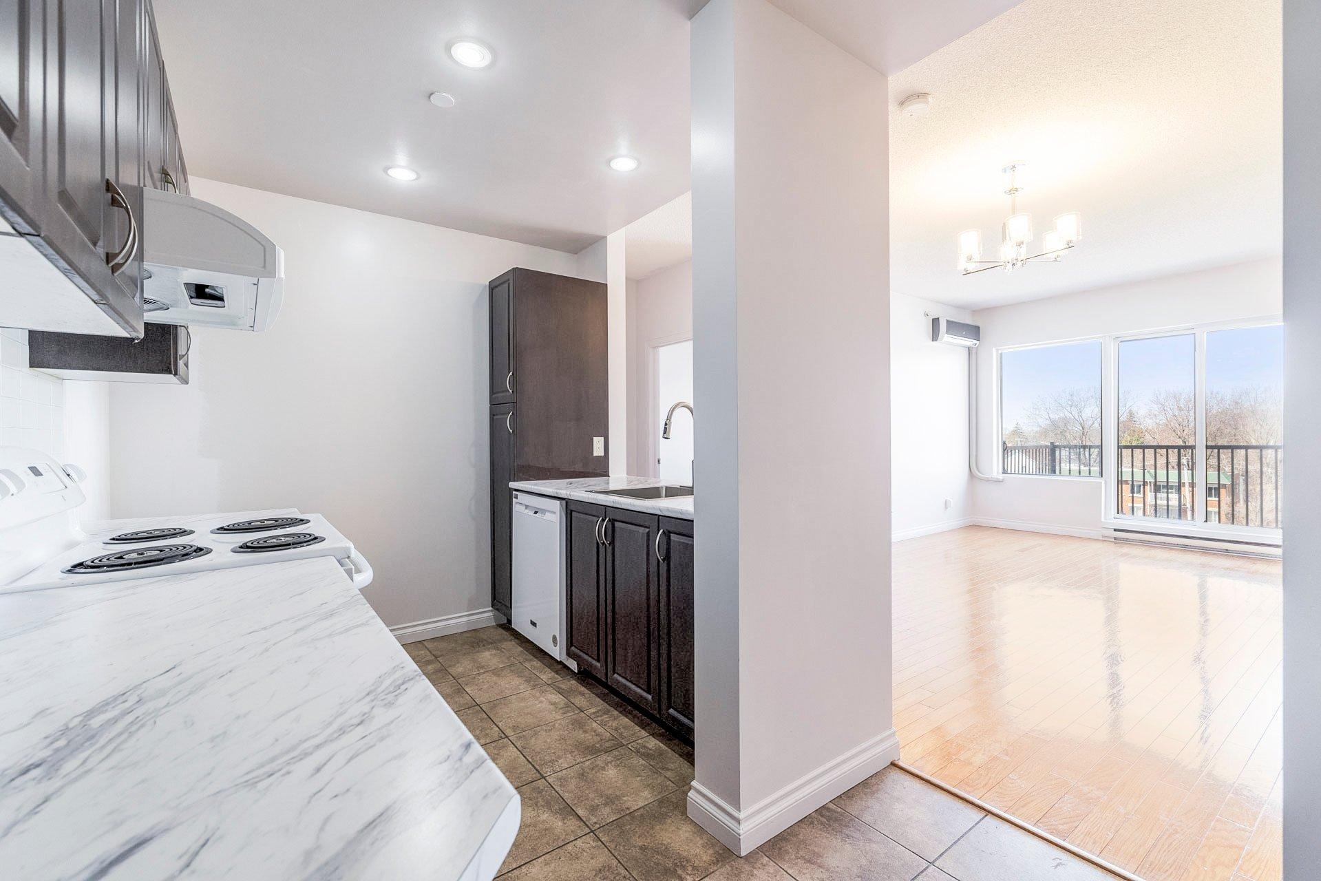 









1500


Rue St-Louis

, 401,
Montréal (Saint-Laurent),




QC
H4L0A4


