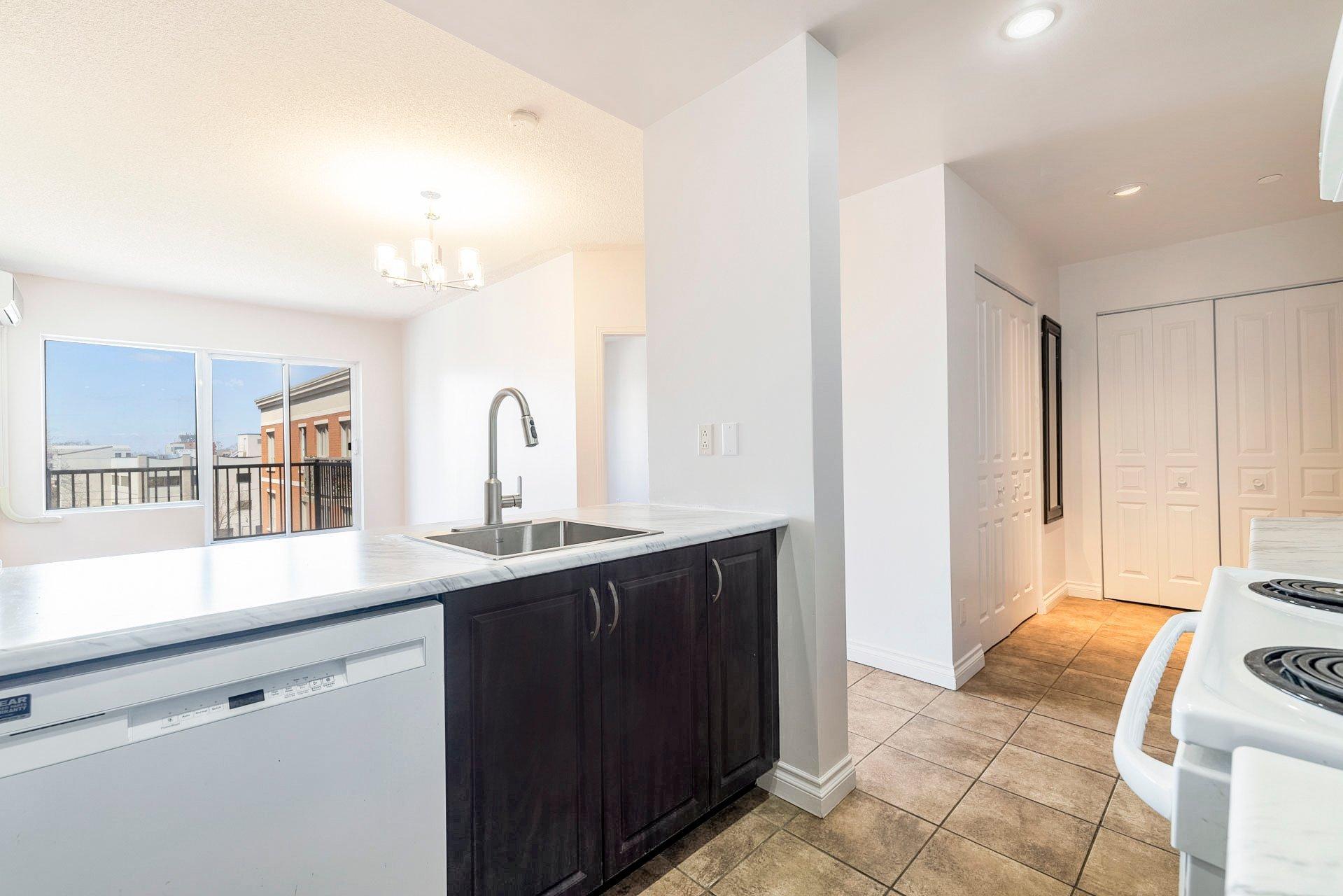 









1500


Rue St-Louis

, 401,
Montréal (Saint-Laurent),




QC
H4L0A4

