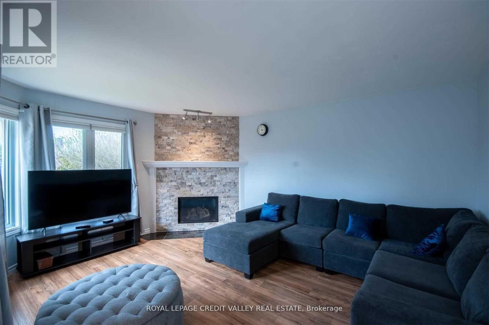 












123 NAPOLEON COURT

,
London,




Ontario
N5V4B2

