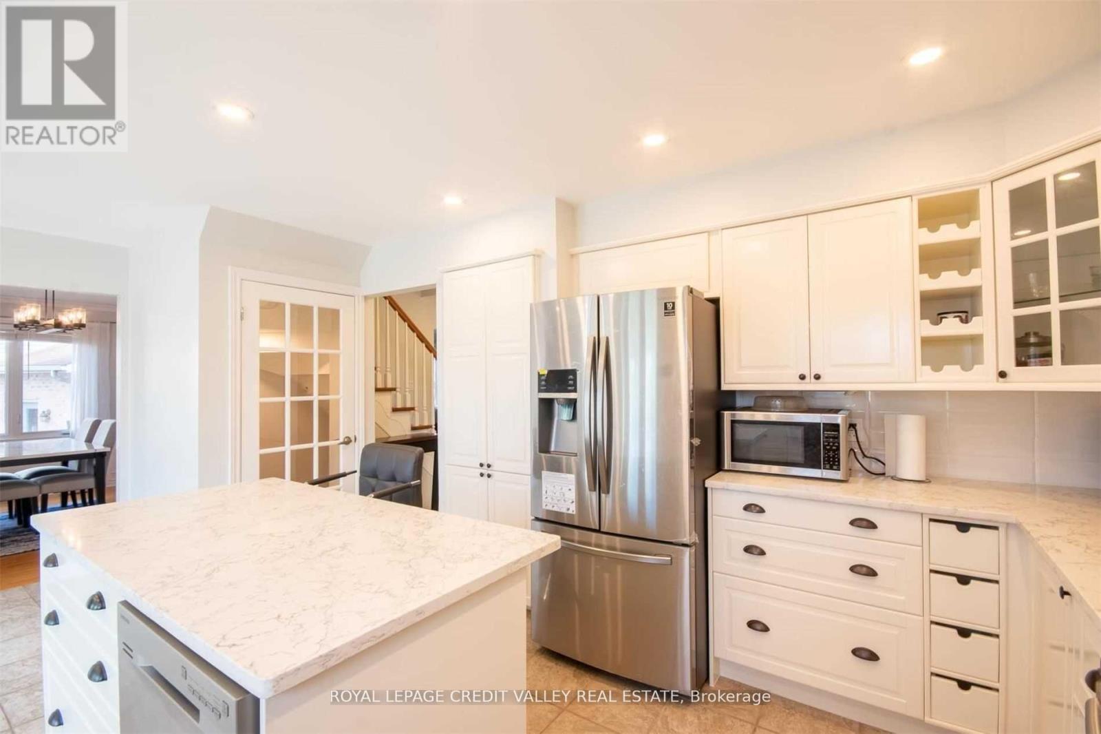 












123 NAPOLEON COURT

,
London,




Ontario
N5V4B2

