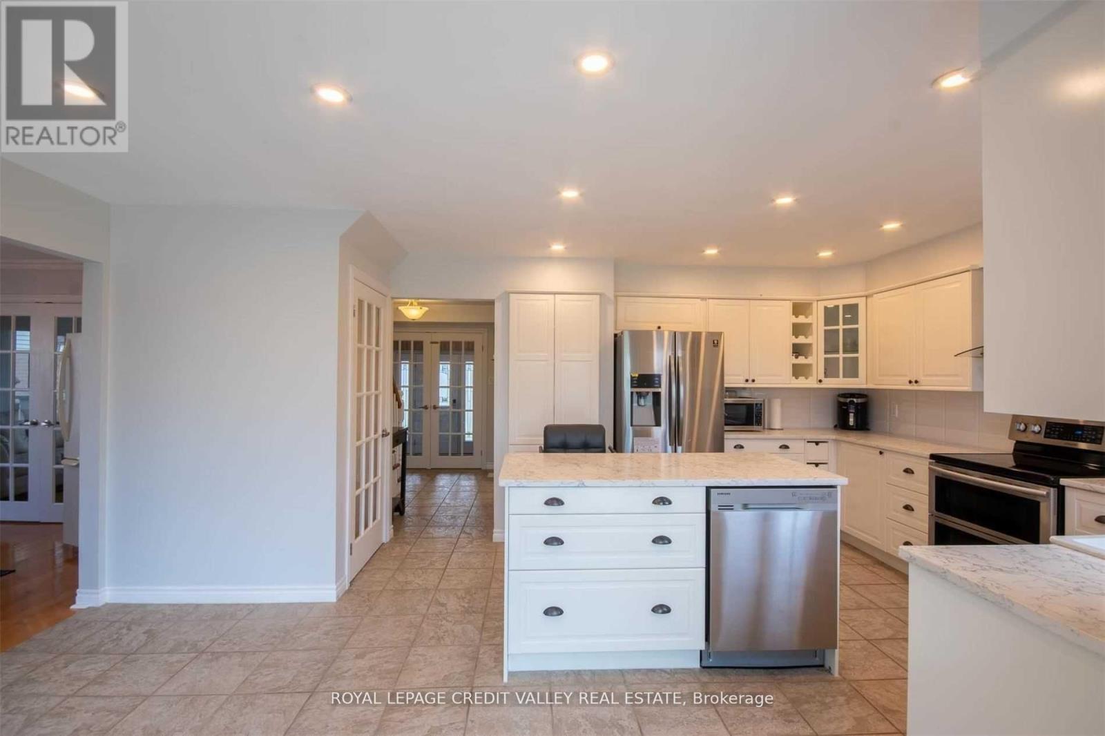 












123 NAPOLEON COURT

,
London,




Ontario
N5V4B2

