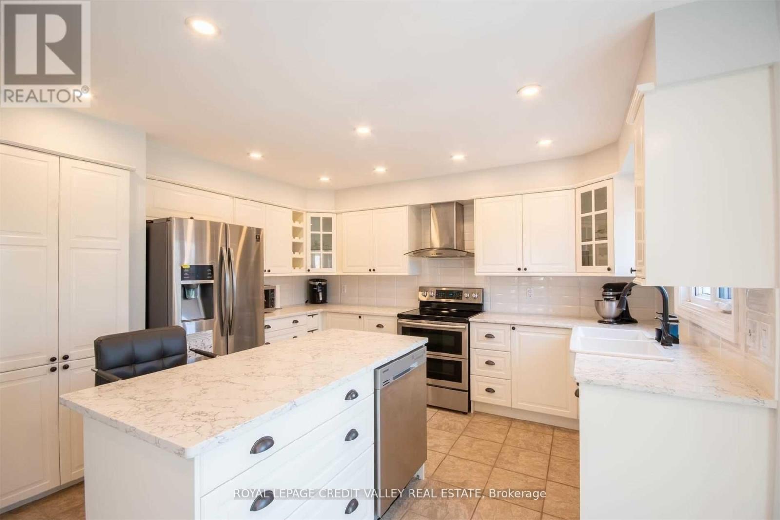 












123 NAPOLEON COURT

,
London,




Ontario
N5V4B2

