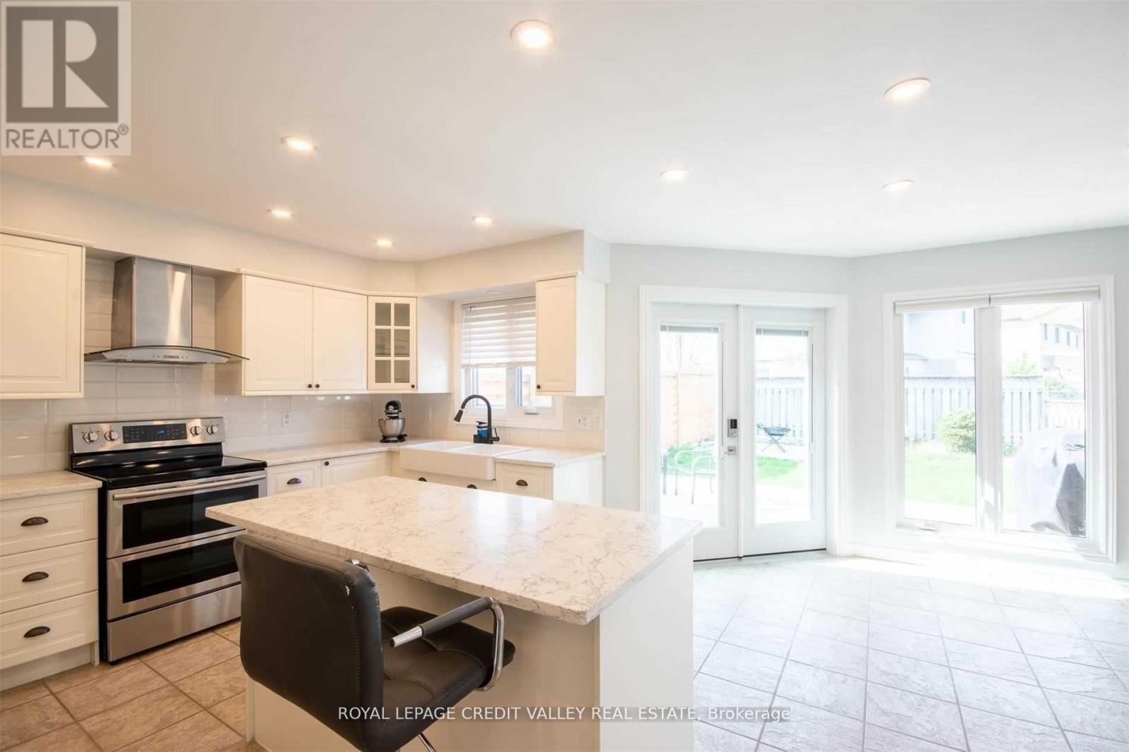 












123 NAPOLEON COURT

,
London,




Ontario
N5V4B2

