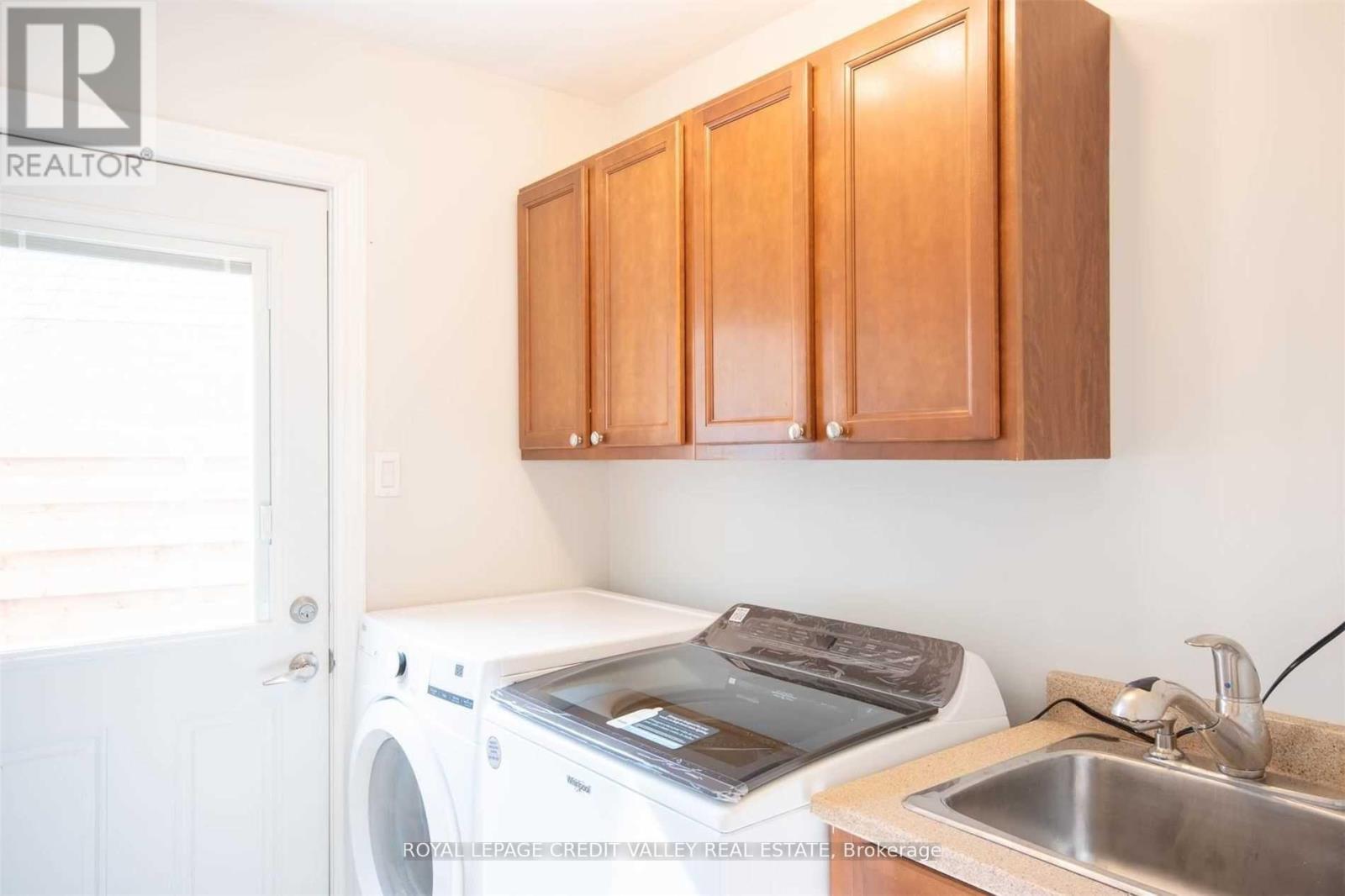












123 NAPOLEON COURT

,
London,




Ontario
N5V4B2

