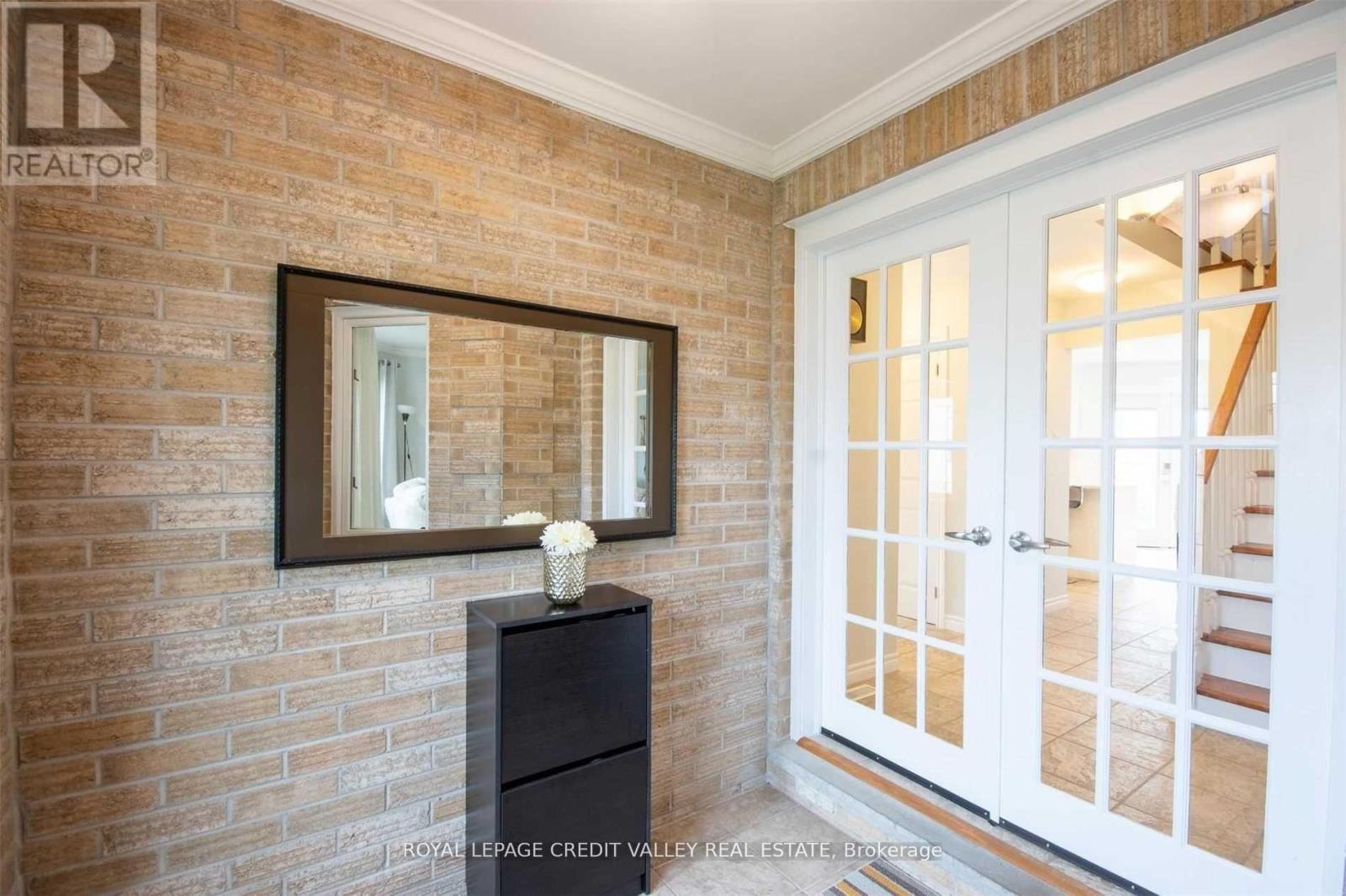 












123 NAPOLEON COURT

,
London,




Ontario
N5V4B2

