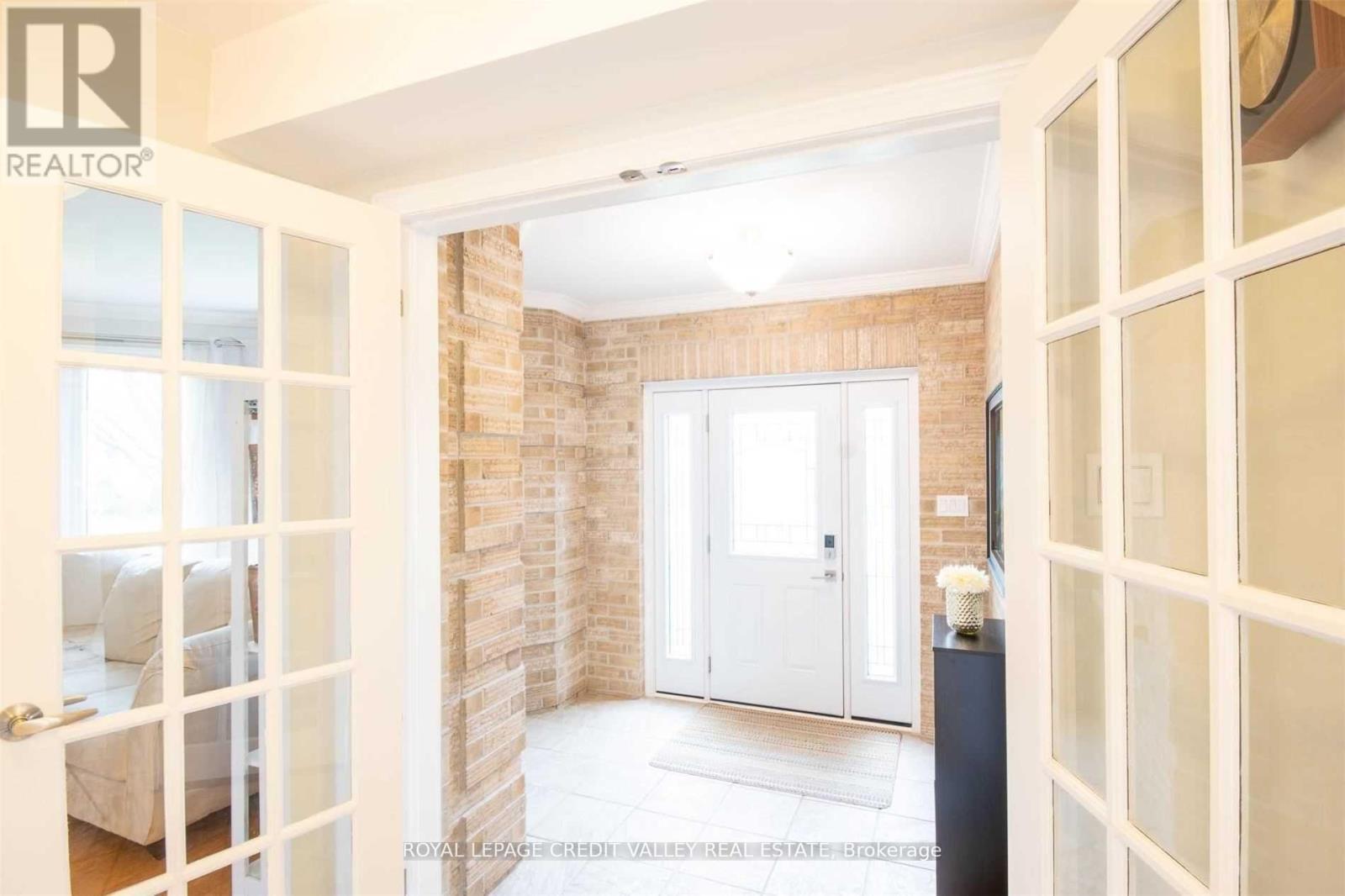 












123 NAPOLEON COURT

,
London,




Ontario
N5V4B2

