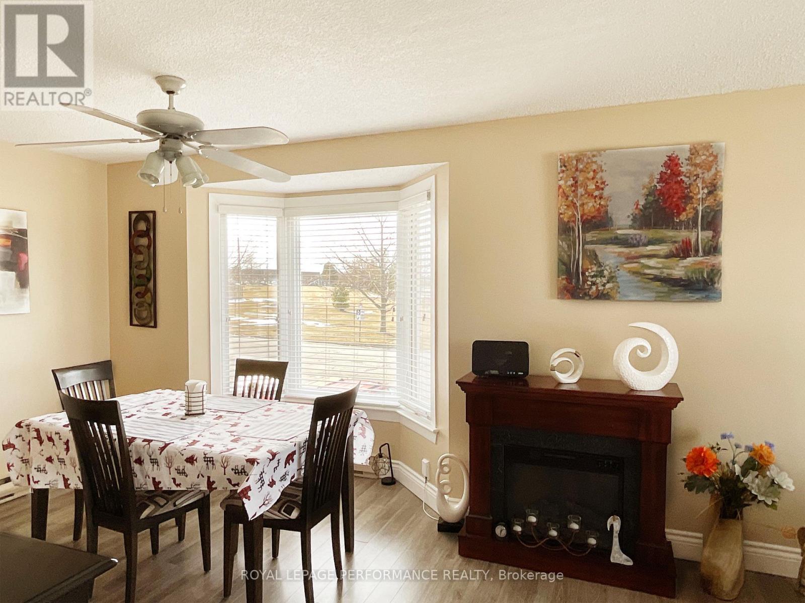 












5 - 762 HIGGINSON STREET S

,
Hawkesbury,




Ontario
K6A3K9

