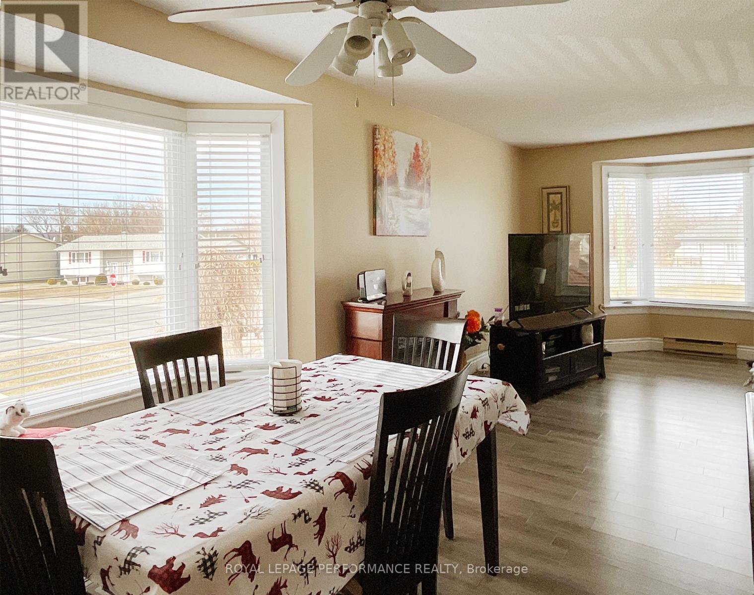












5 - 762 HIGGINSON STREET S

,
Hawkesbury,




Ontario
K6A3K9

