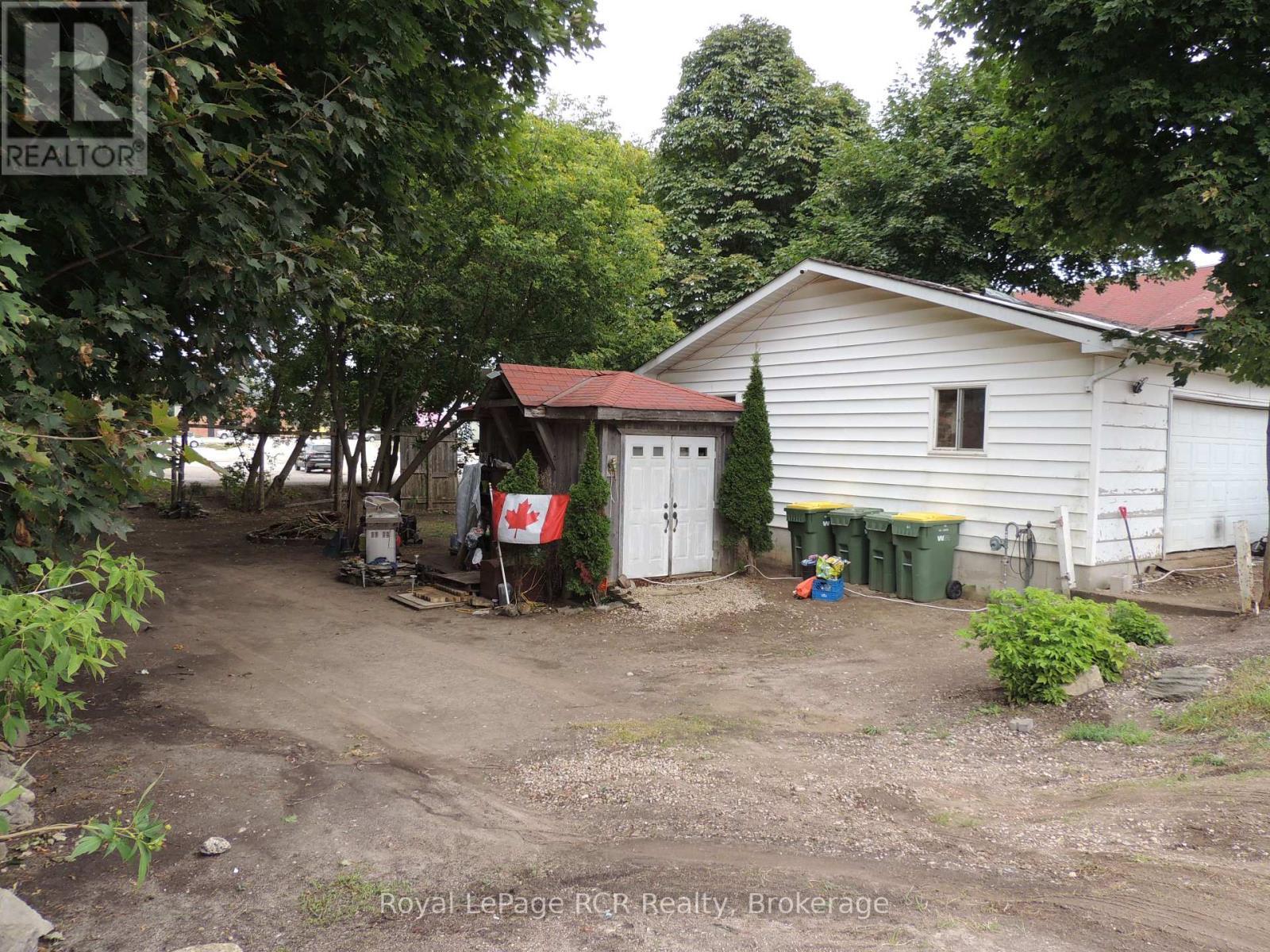 












23 ARGYLE STREET

,
Grey Highlands (Markdale),







Ontario
N0C1H0

