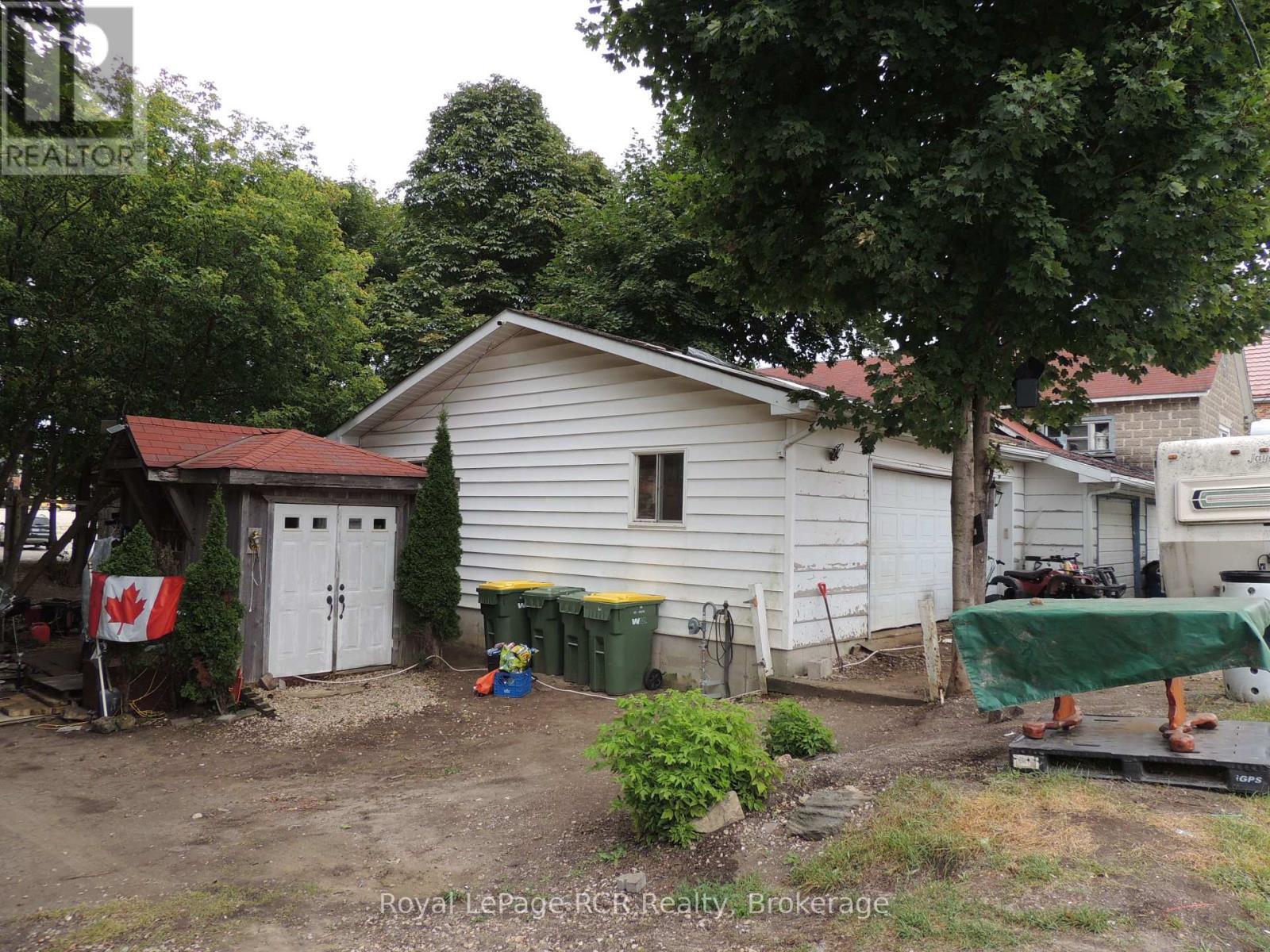 












23 ARGYLE STREET

,
Grey Highlands (Markdale),







Ontario
N0C1H0

