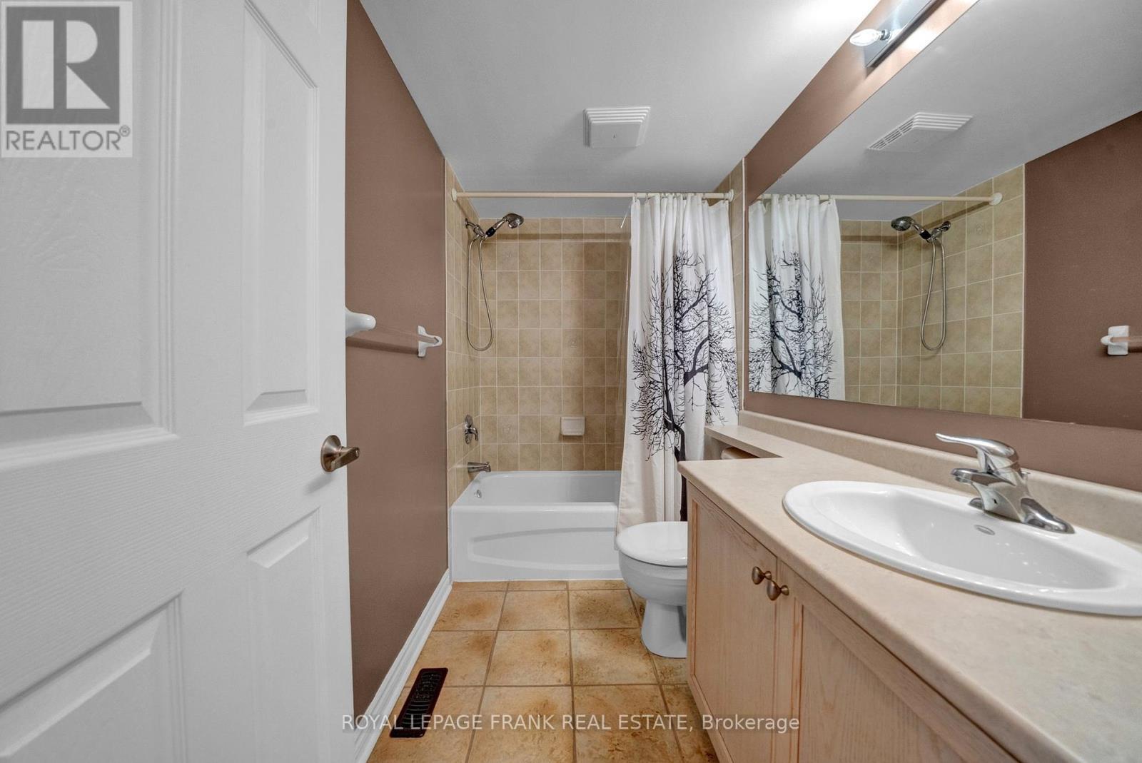 












2 YEWTREE WAY

,
Whitby (Pringle Creek),




Ontario
L1R0E2

