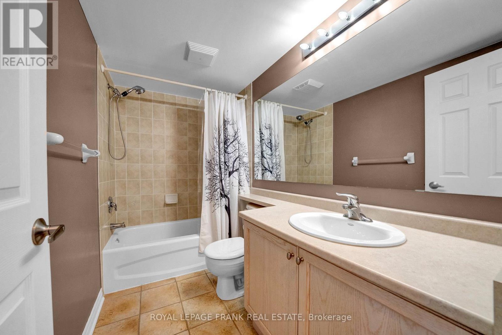 












2 YEWTREE WAY

,
Whitby (Pringle Creek),




Ontario
L1R0E2

