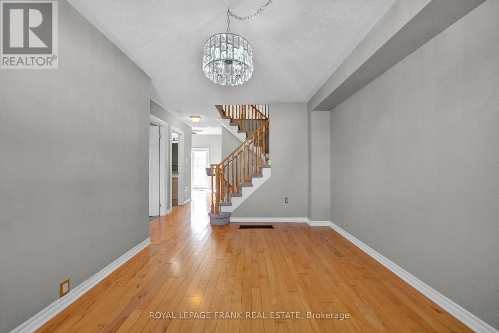 












2 YEWTREE WAY

,
Whitby (Pringle Creek),




Ontario
L1R0E2

