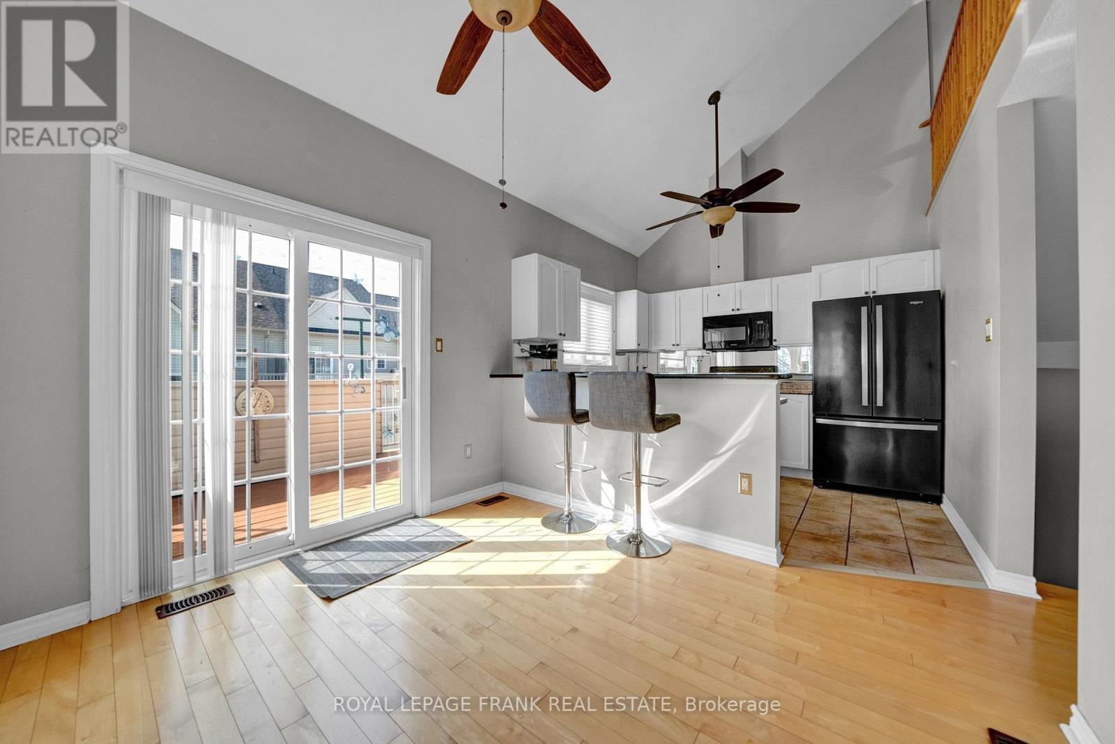 












2 YEWTREE WAY

,
Whitby (Pringle Creek),




Ontario
L1R0E2

