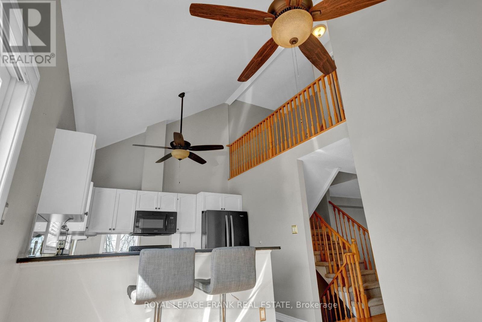 












2 YEWTREE WAY

,
Whitby (Pringle Creek),




Ontario
L1R0E2

