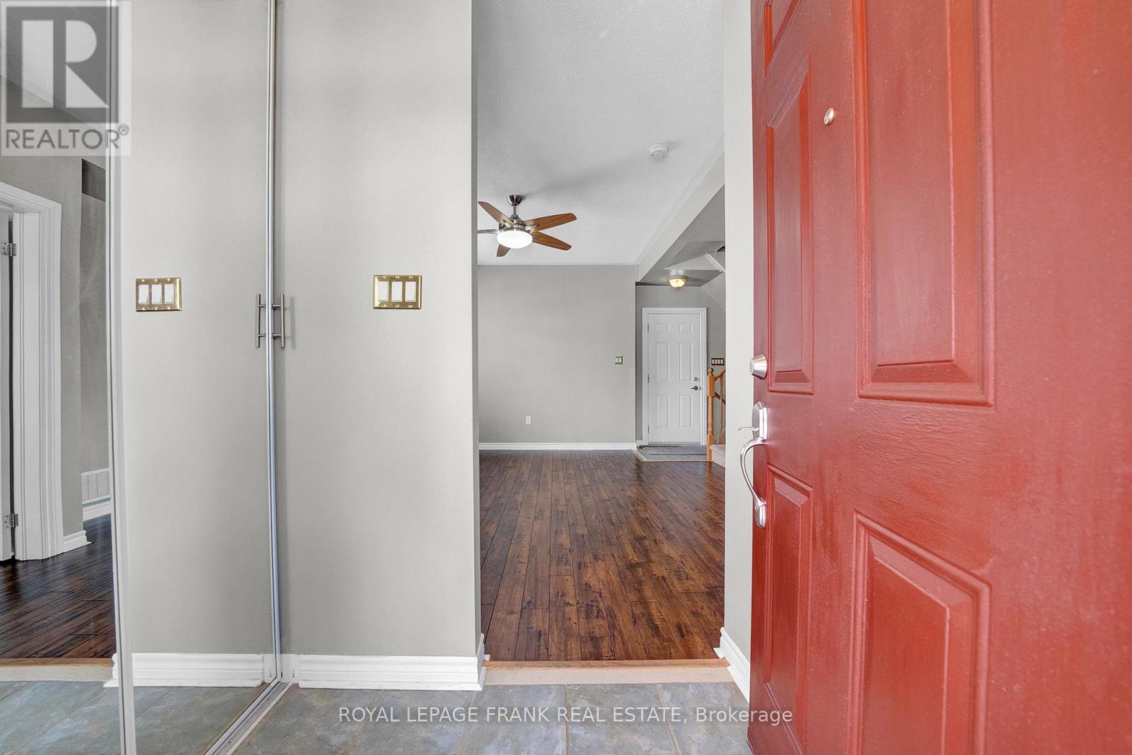












2 YEWTREE WAY

,
Whitby (Pringle Creek),




Ontario
L1R0E2

