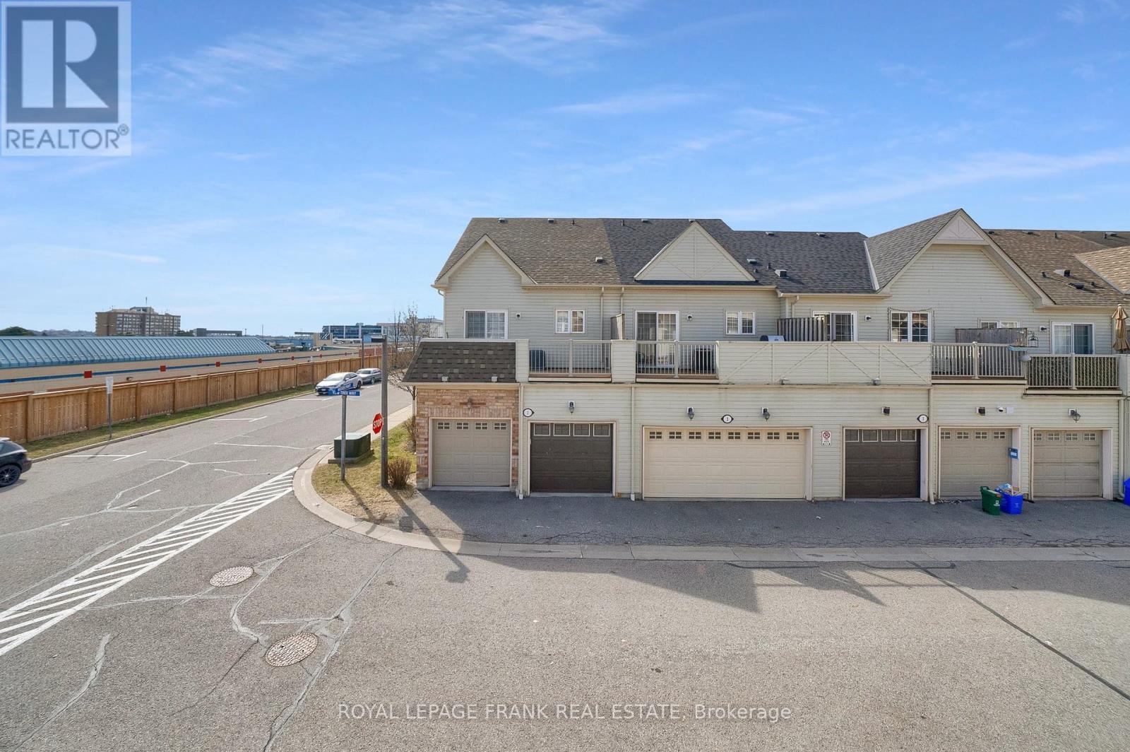 












2 YEWTREE WAY

,
Whitby (Pringle Creek),




Ontario
L1R0E2

