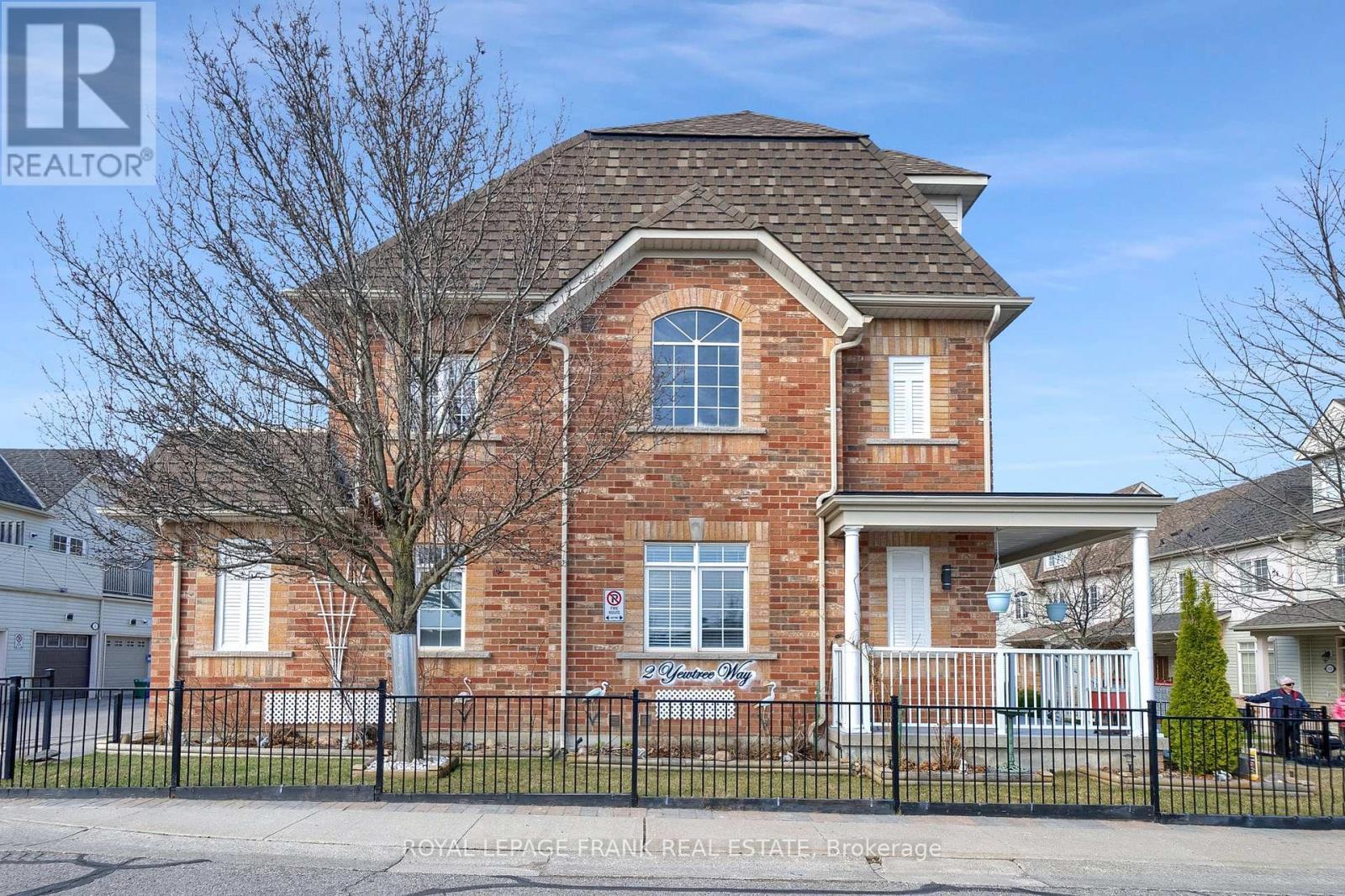 












2 YEWTREE WAY

,
Whitby (Pringle Creek),




Ontario
L1R0E2

