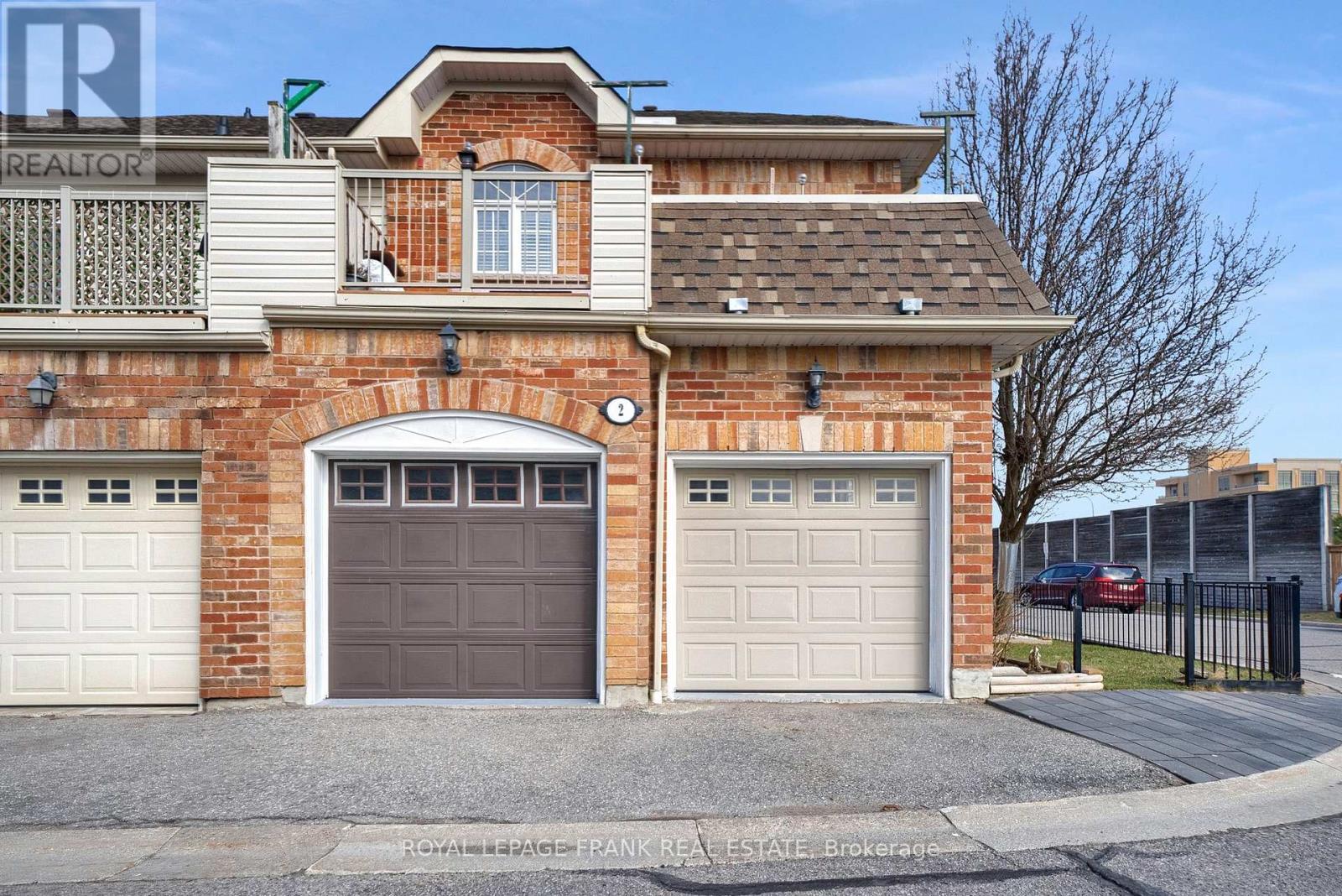 












2 YEWTREE WAY

,
Whitby (Pringle Creek),




Ontario
L1R0E2


