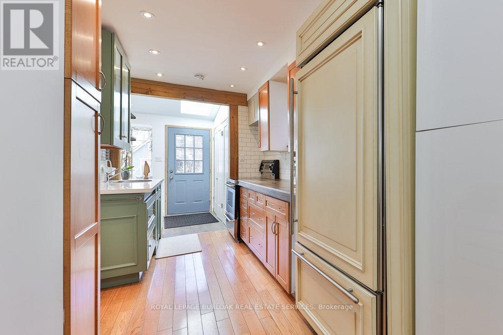 












39 TWENTY FOURTH STREET

,
Toronto,




Ontario
M8V3N3

