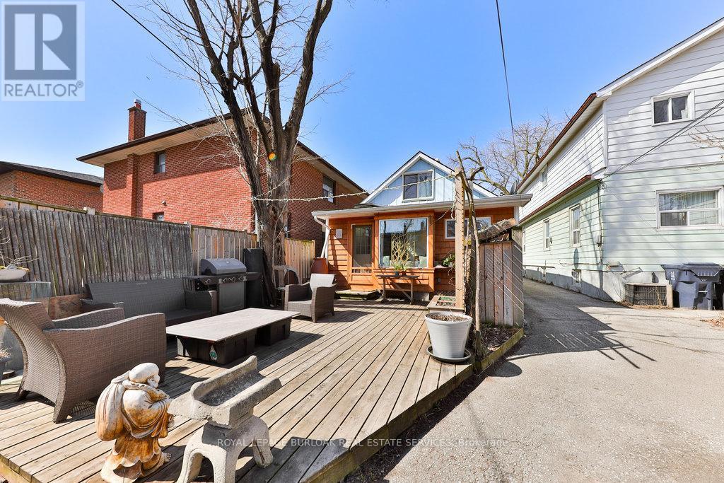 












39 TWENTY FOURTH STREET

,
Toronto,




Ontario
M8V3N3

