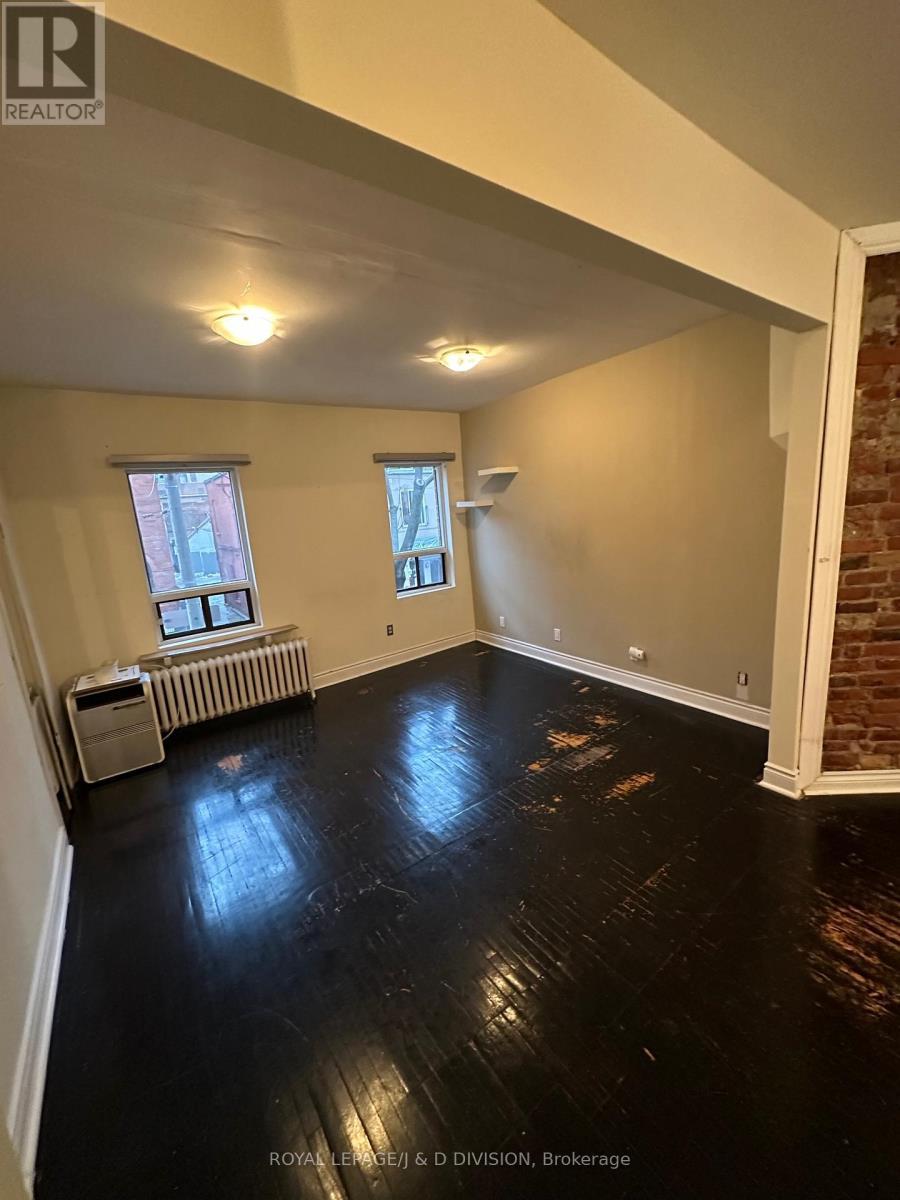 












UPPER - 9 IRWIN AVENUE

,
Toronto,




Ontario
M4Y1L1

