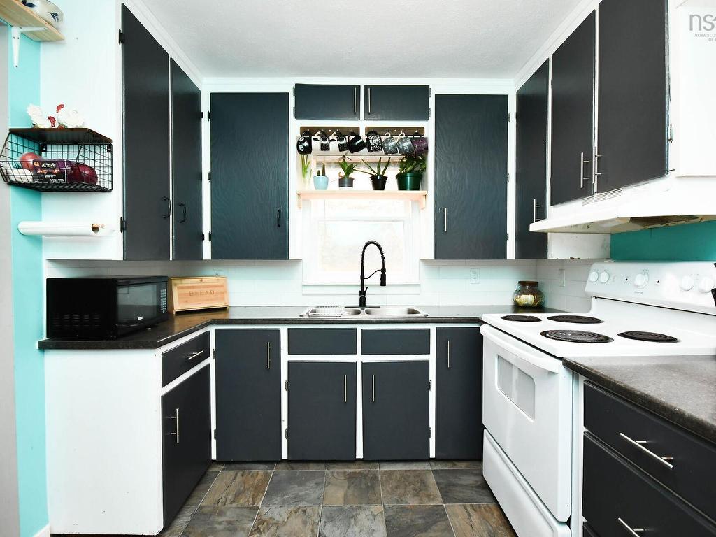 












1050 Waverley Road

,
Waverley,




NS
B2R 1W2

