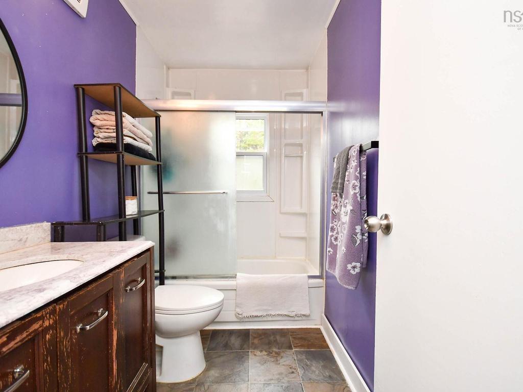 












1050 Waverley Road

,
Waverley,




NS
B2R 1W2

