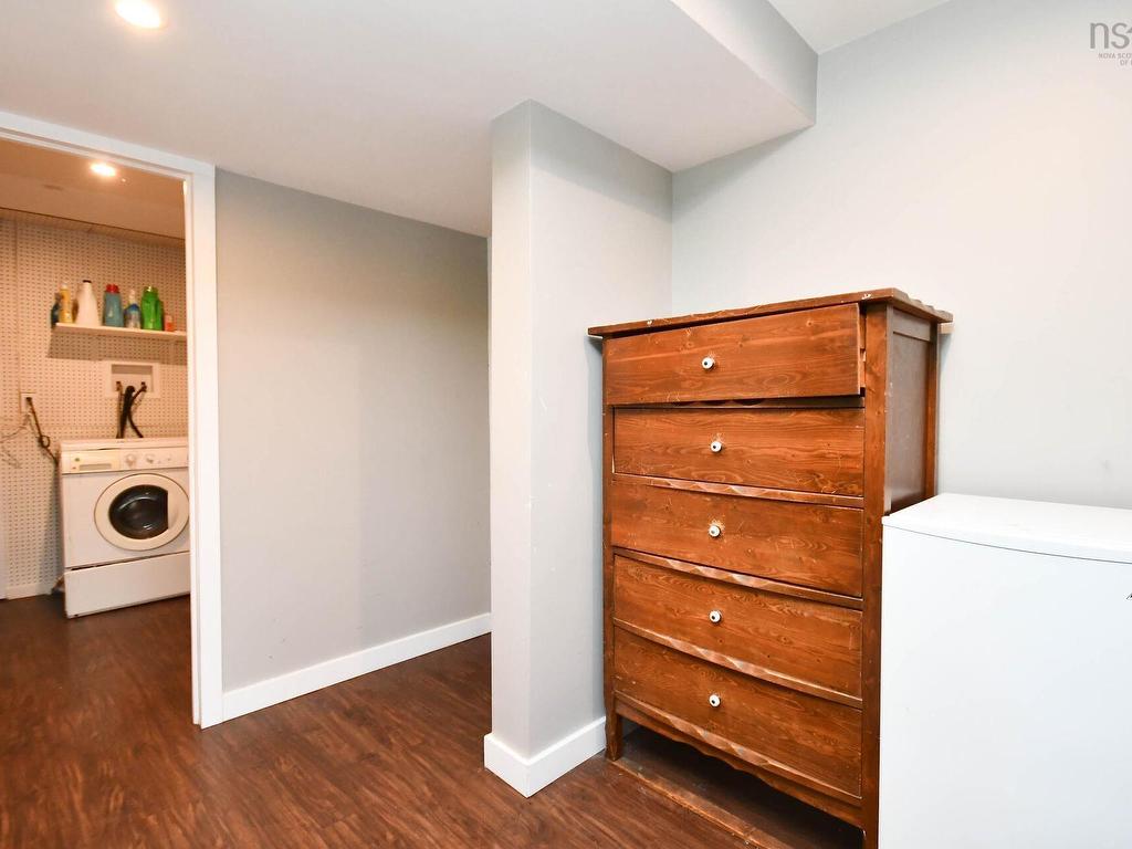 












1050 Waverley Road

,
Waverley,




NS
B2R 1W2

