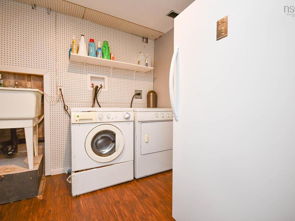 












1050 Waverley Road

,
Waverley,




NS
B2R 1W2

