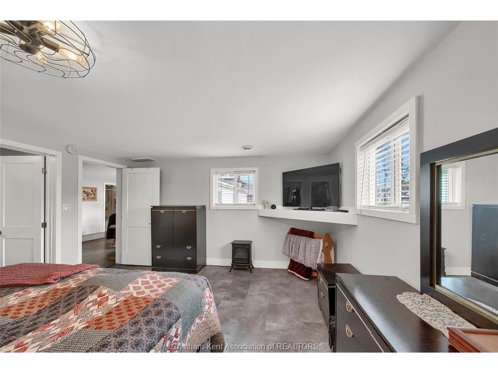 









430


Ross

Lane,
Erieau,




ON
N0P 1N0

