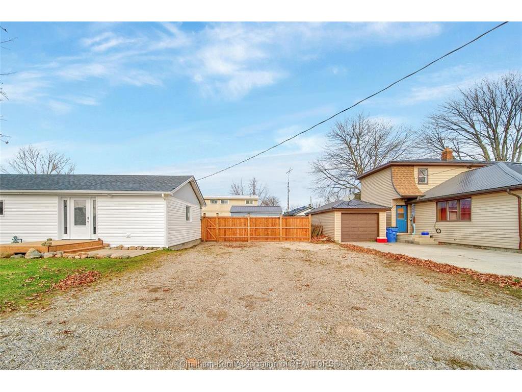 









430


Ross

Lane,
Erieau,




ON
N0P 1N0

