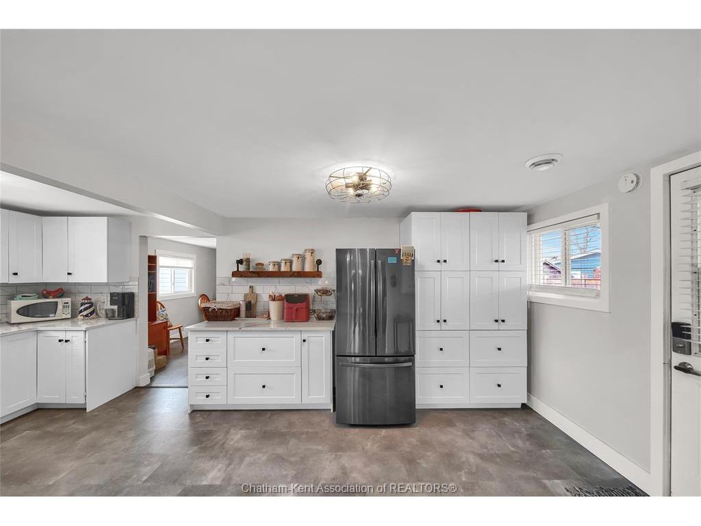 









430


Ross

Lane,
Erieau,




ON
N0P 1N0

