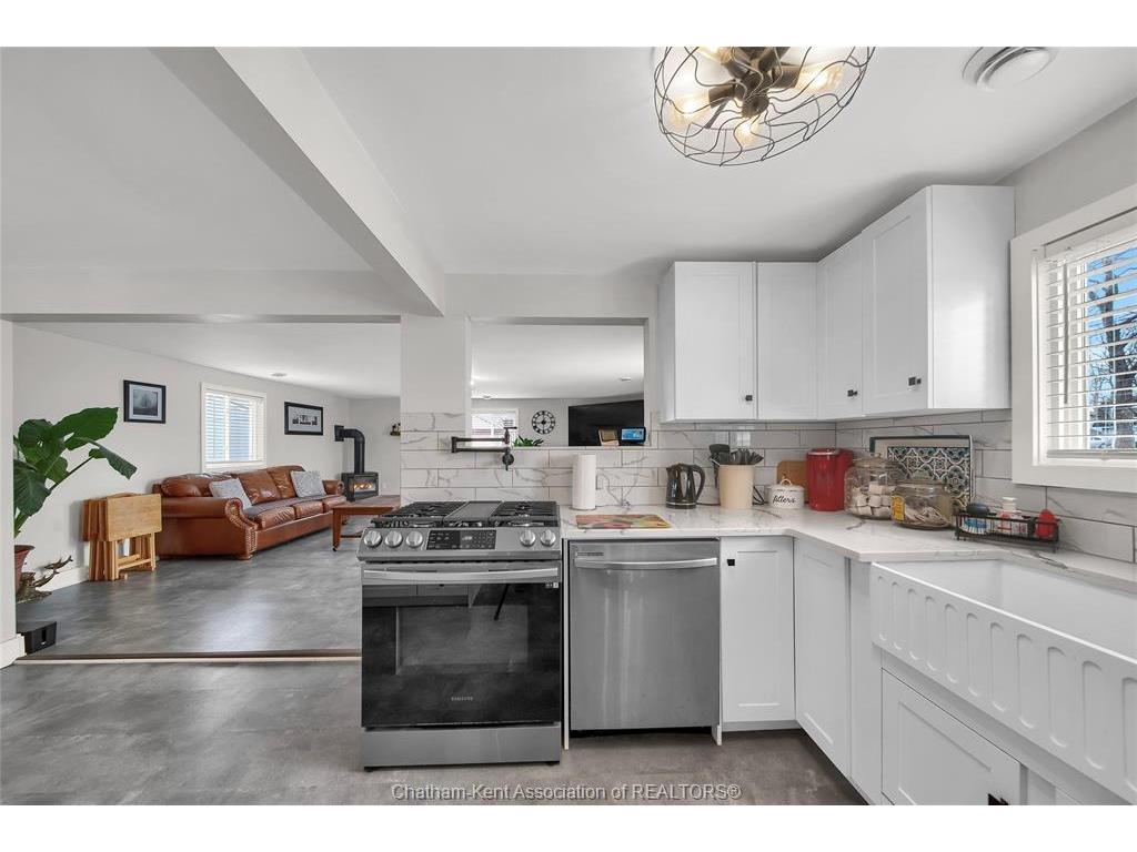 









430


Ross

Lane,
Erieau,




ON
N0P 1N0

